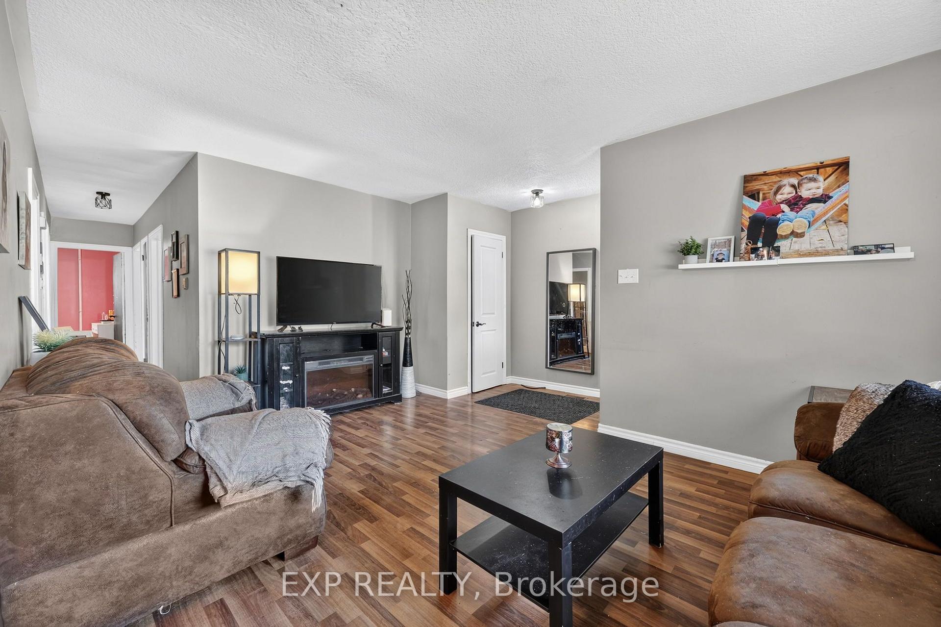Photo 8 of 239 Scott Street, Midland — HOMEH