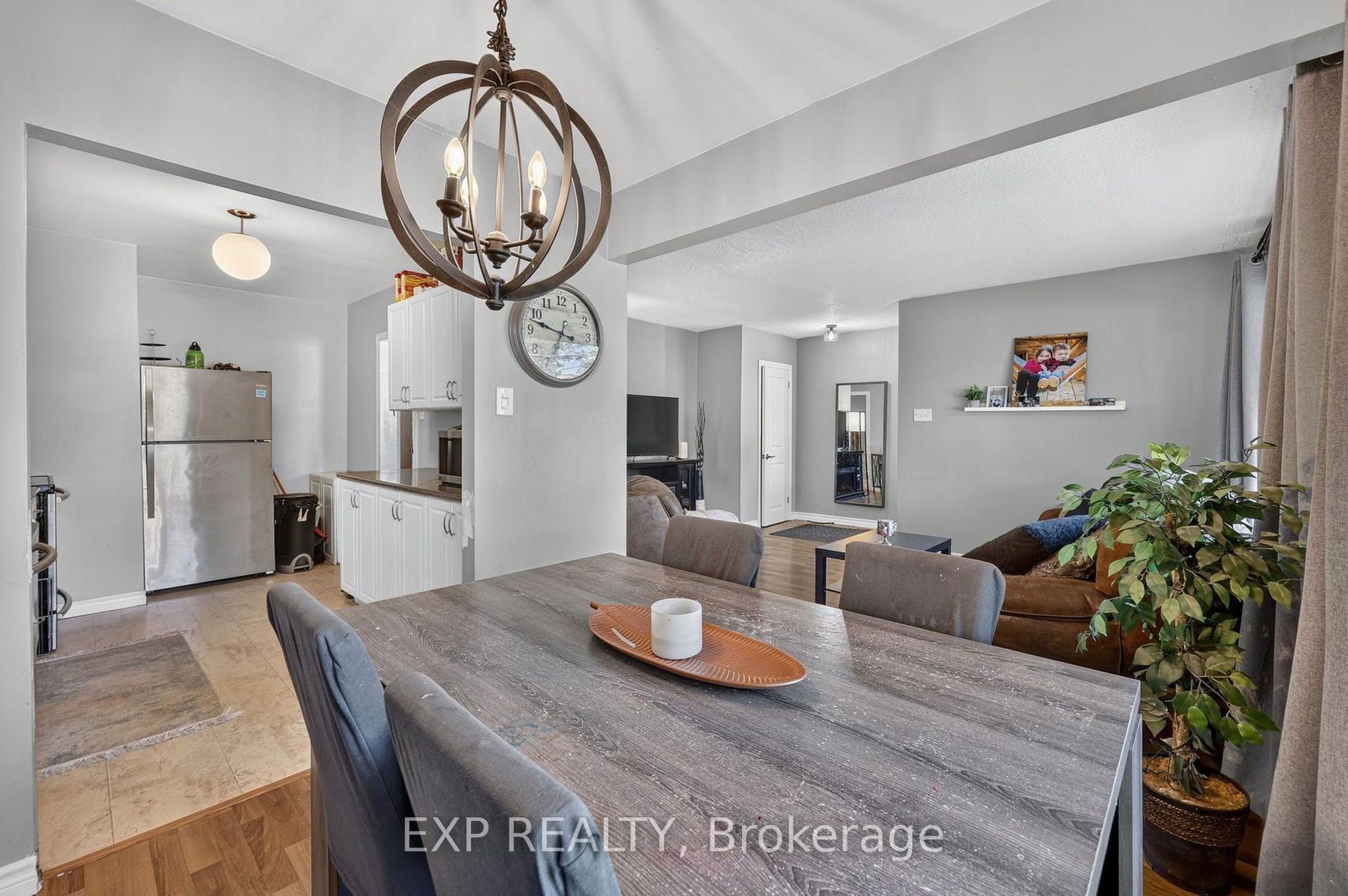 Photo 10 of 239 Scott Street, Midland — HOMEH