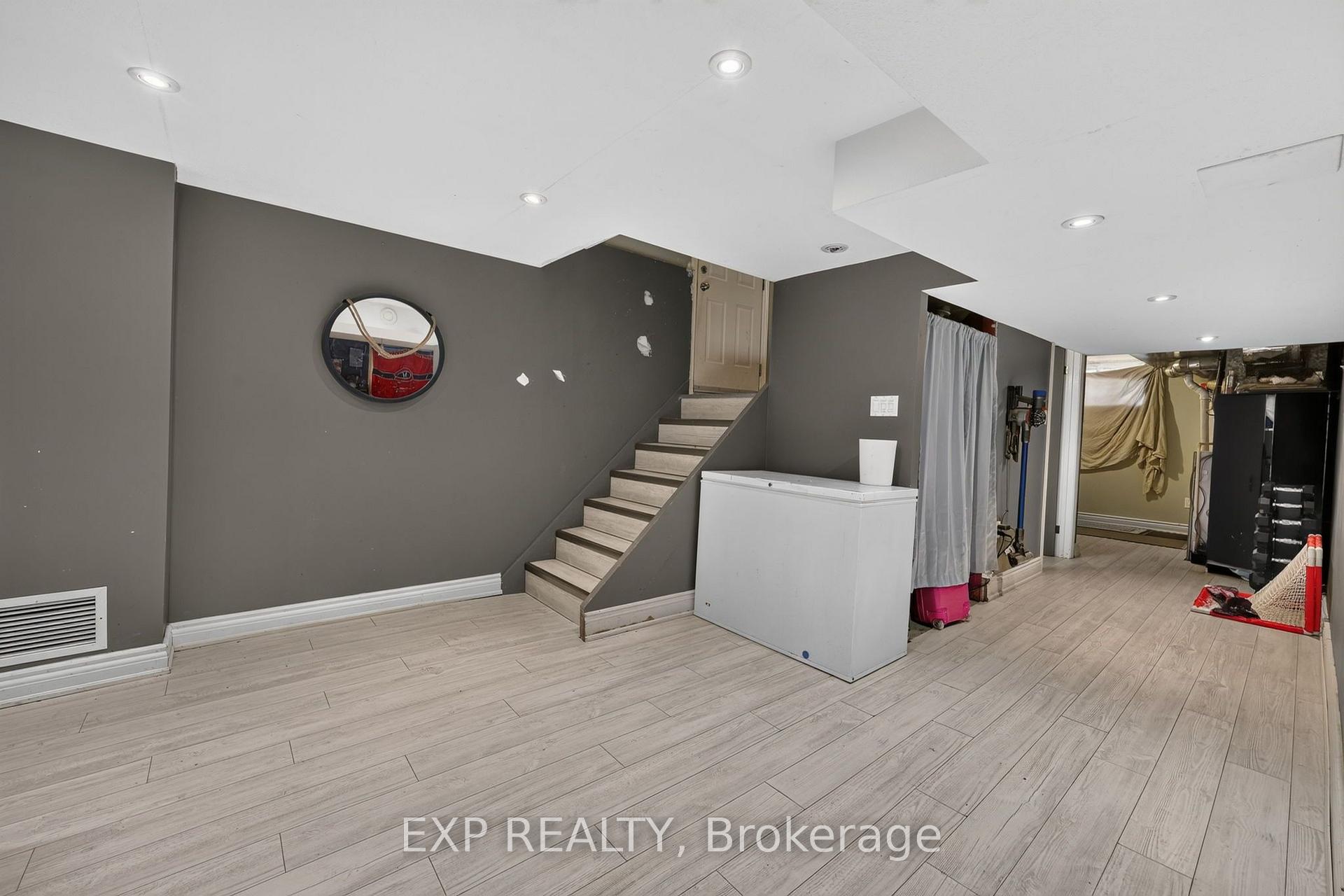 Photo 17 of 239 Scott Street, Midland — HOMEH