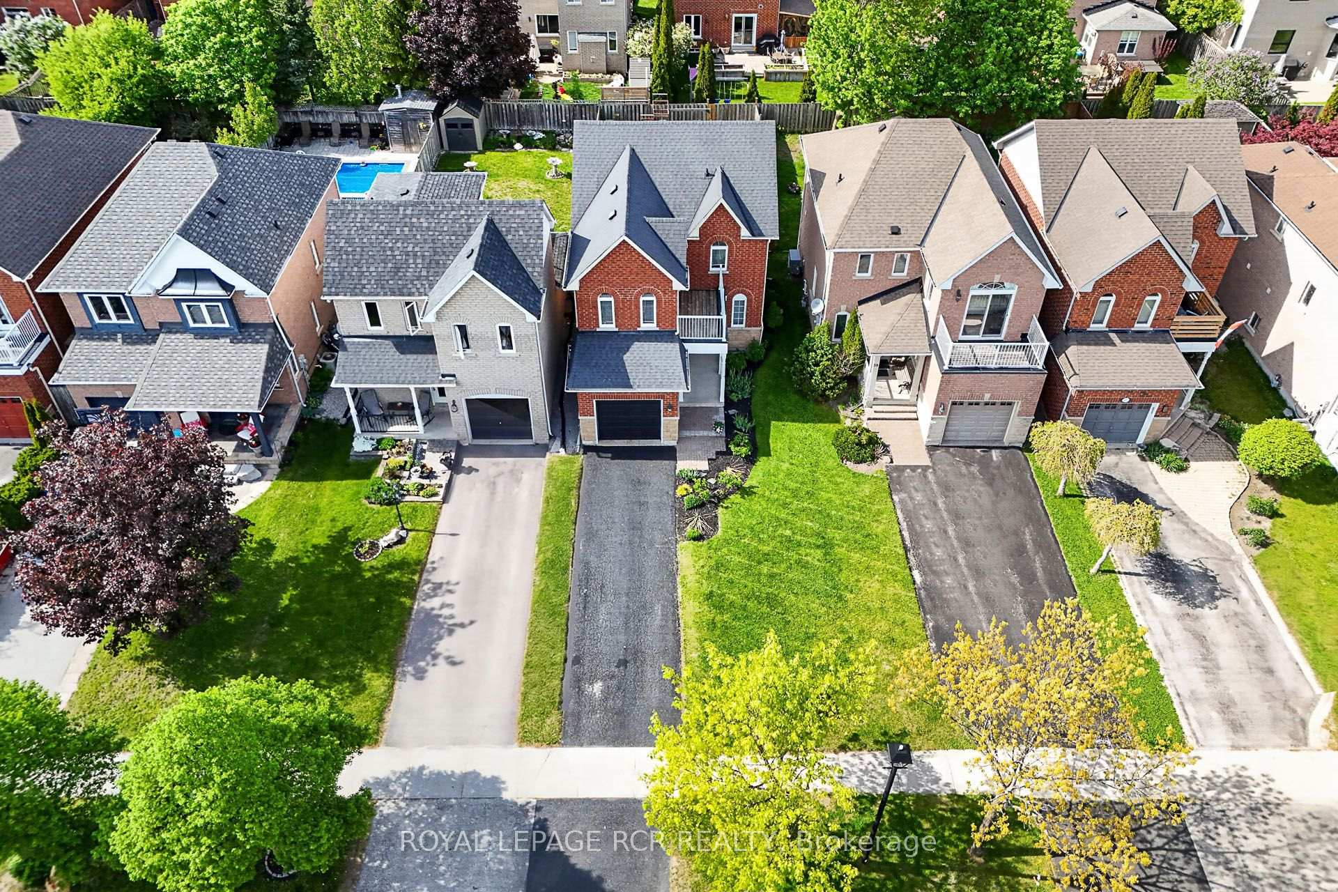 Photo 3 of 57 Bolster Lane, Uxbridge — HOMEH