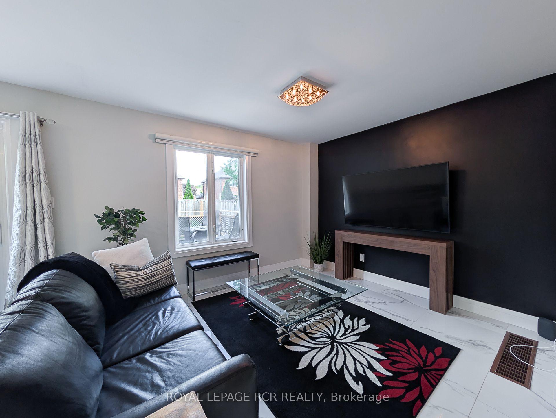 Photo 10 of 57 Bolster Lane, Uxbridge — HOMEH