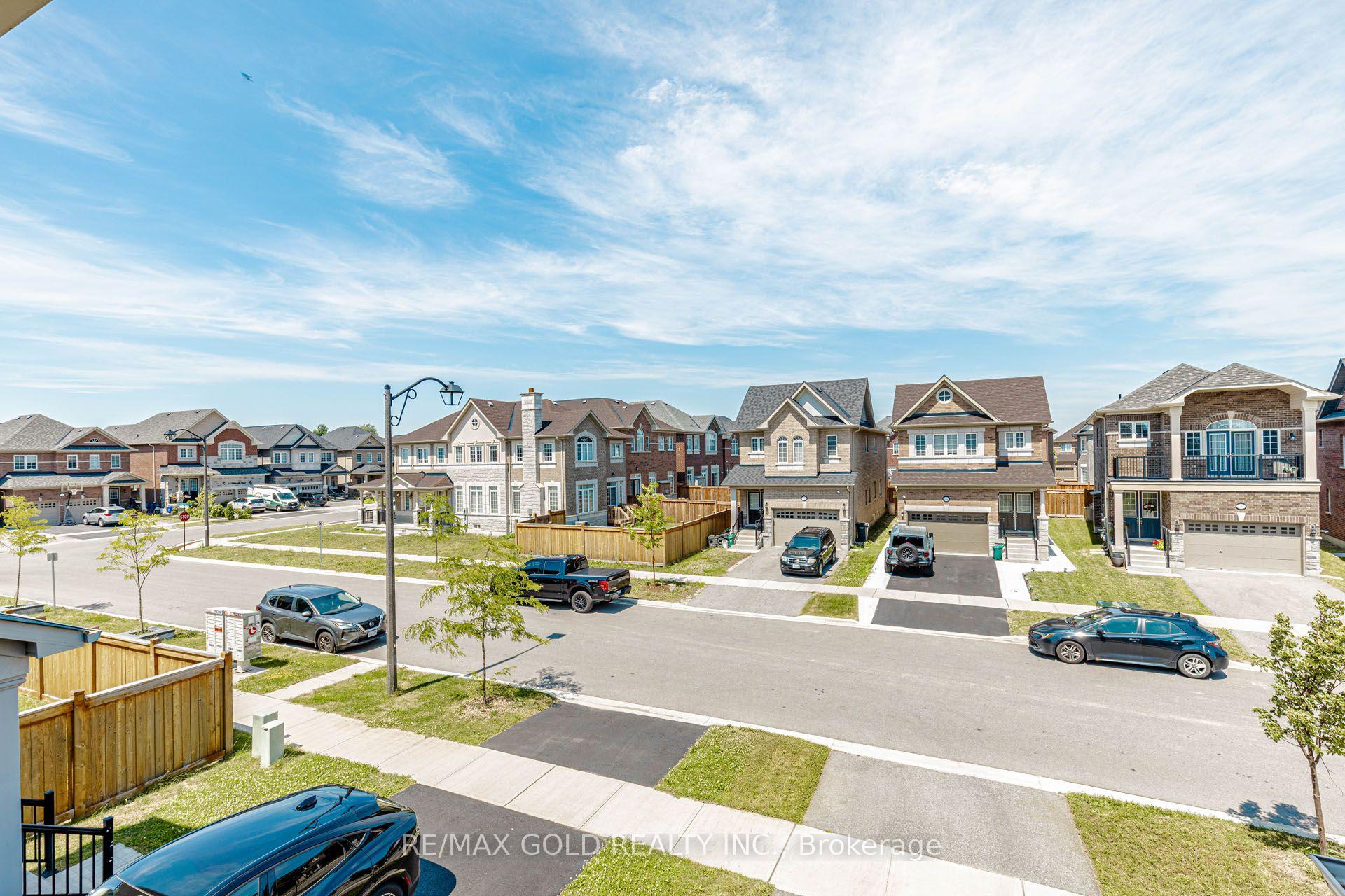 Photo 35 of 7 Overstone Road, Halton Hills, Georgetown — HOMEH