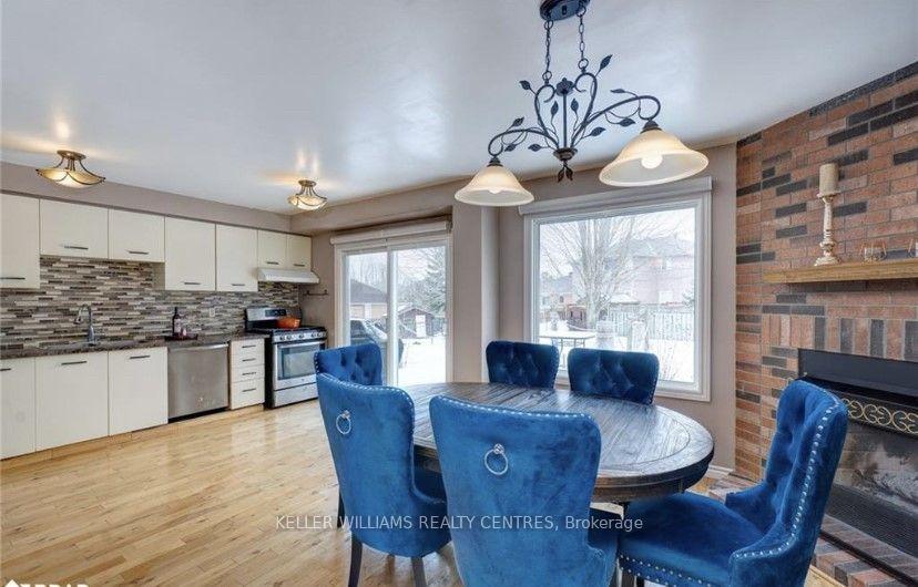Photo 2 of 21 Delaney Crescent, Barrie, Northwest — HOMEH