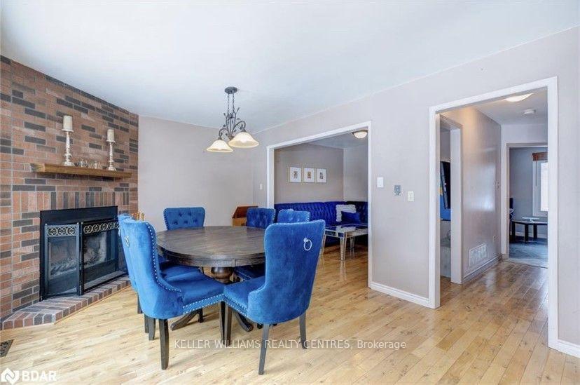 Photo 3 of 21 Delaney Crescent, Barrie, Northwest — HOMEH