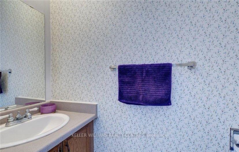 Photo 7 of 21 Delaney Crescent, Barrie, Northwest — HOMEH