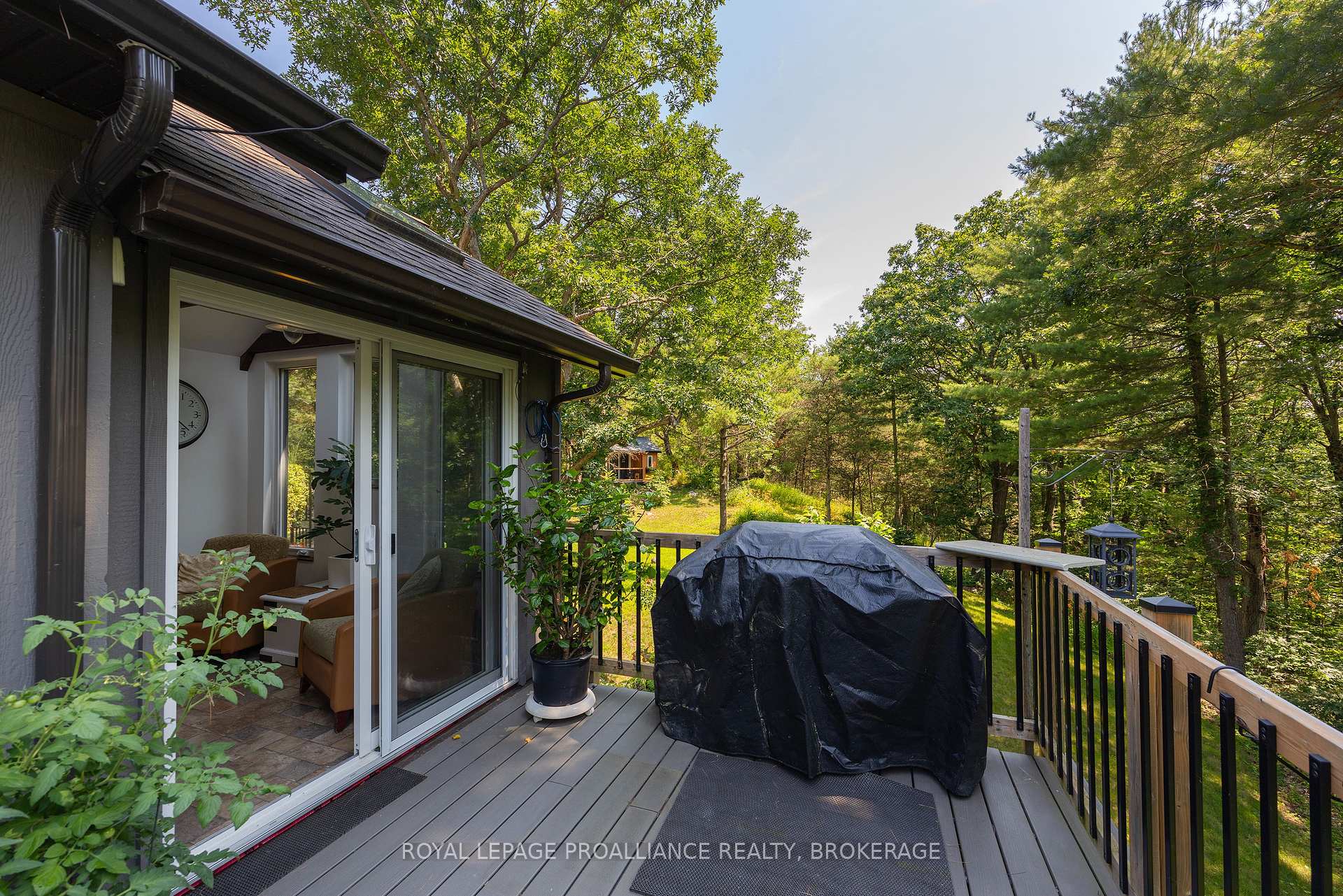 Photo 16 of 369 Old River Road, Front of Yonge, Front of Yonge Twp — HOMEH