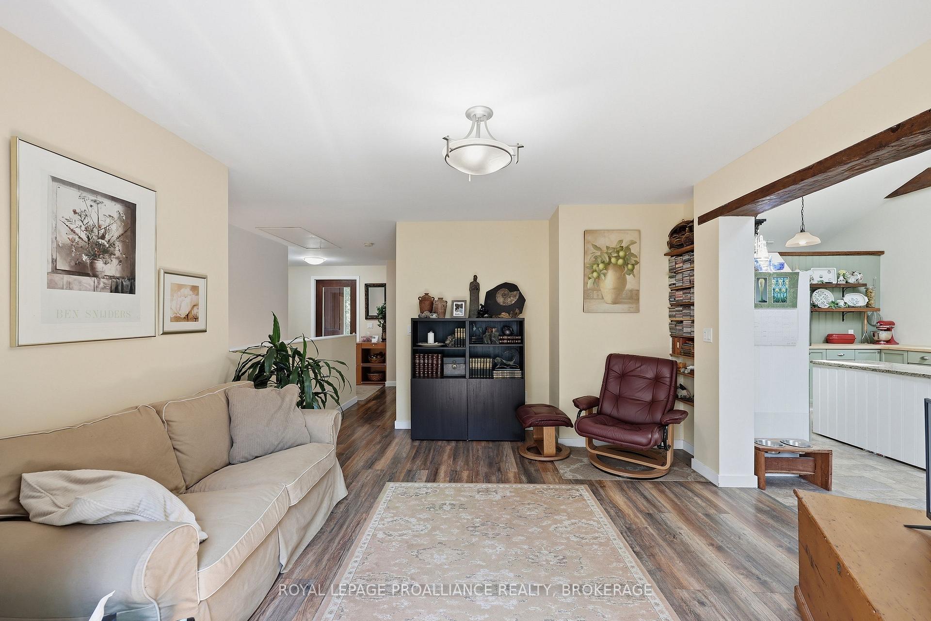 Photo 22 of 369 Old River Road, Front of Yonge, Front of Yonge Twp — HOMEH
