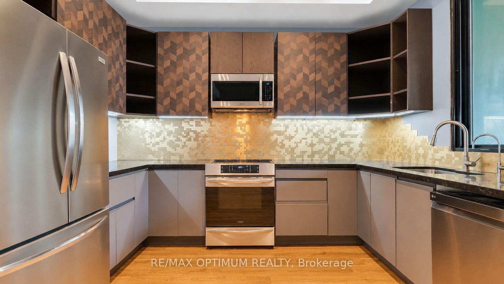 Photo 10 of 644 Roselaire Trail, Mississauga, Hurontario — HOMEH