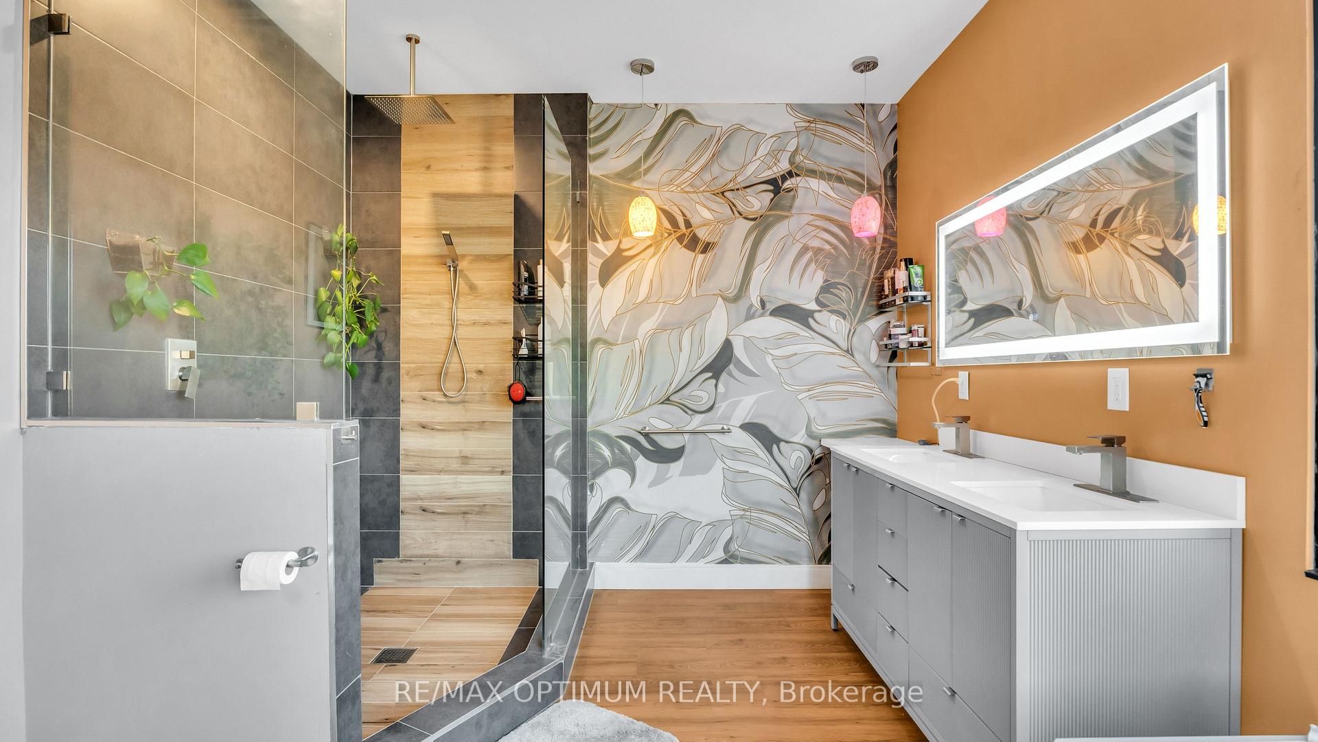 Photo 23 of 644 Roselaire Trail, Mississauga, Hurontario — HOMEH