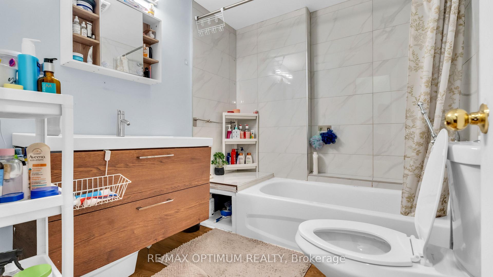 Photo 57 of 644 Roselaire Trail, Mississauga, Hurontario — HOMEH