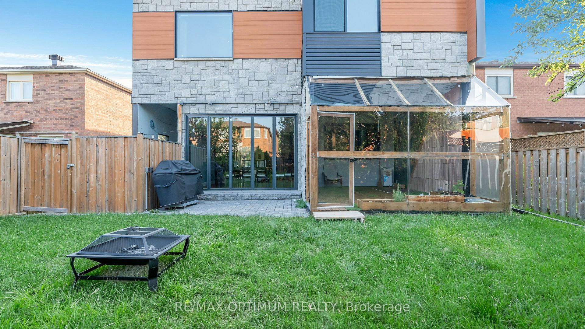 Photo 43 of 644 Roselaire Trail, Mississauga, Hurontario — HOMEH
