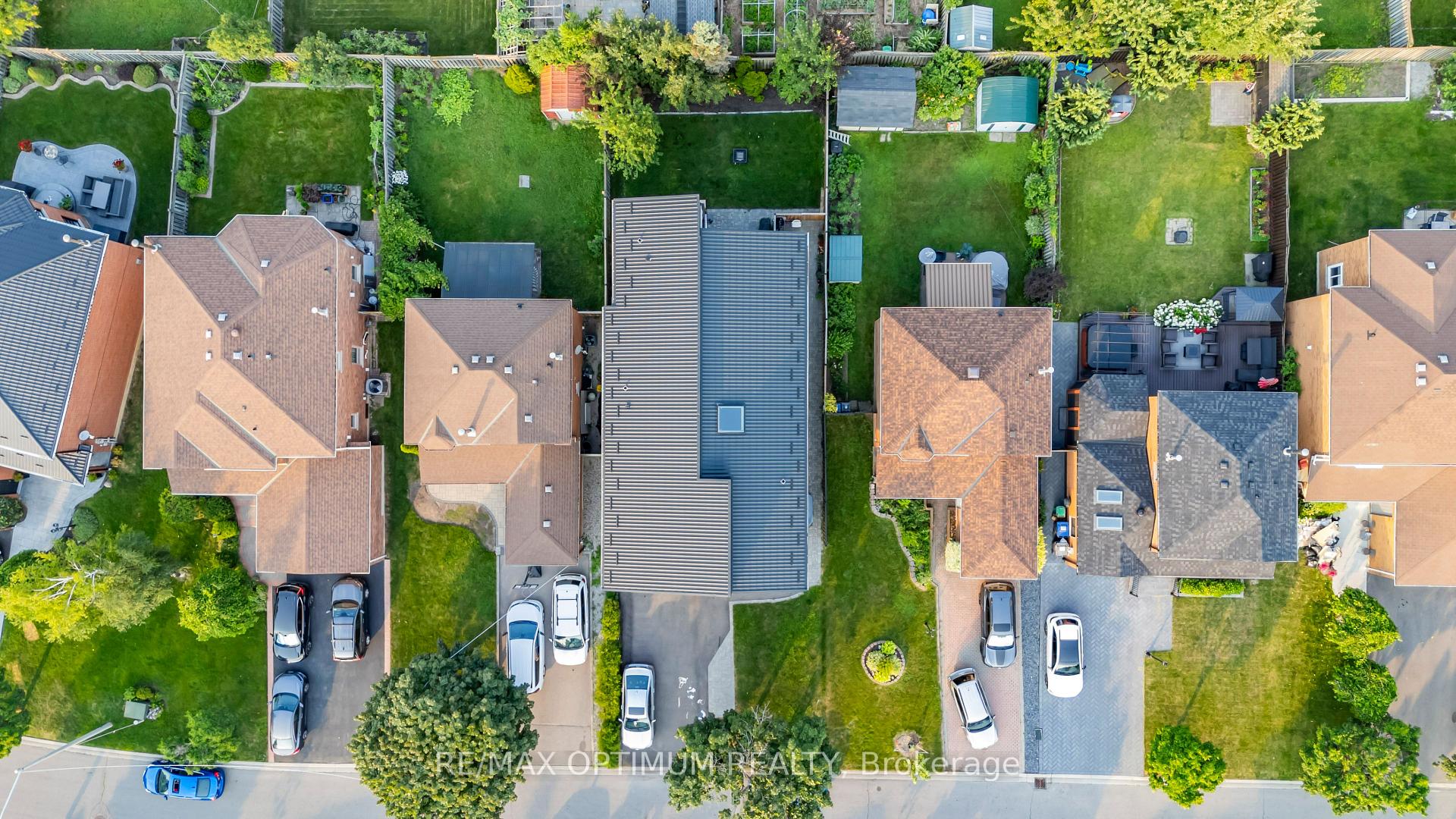 Photo 46 of 644 Roselaire Trail, Mississauga, Hurontario — HOMEH