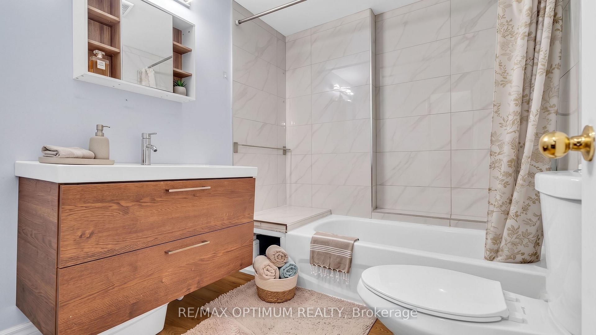 Photo 41 of 644 Roselaire Trail, Mississauga, Hurontario — HOMEH