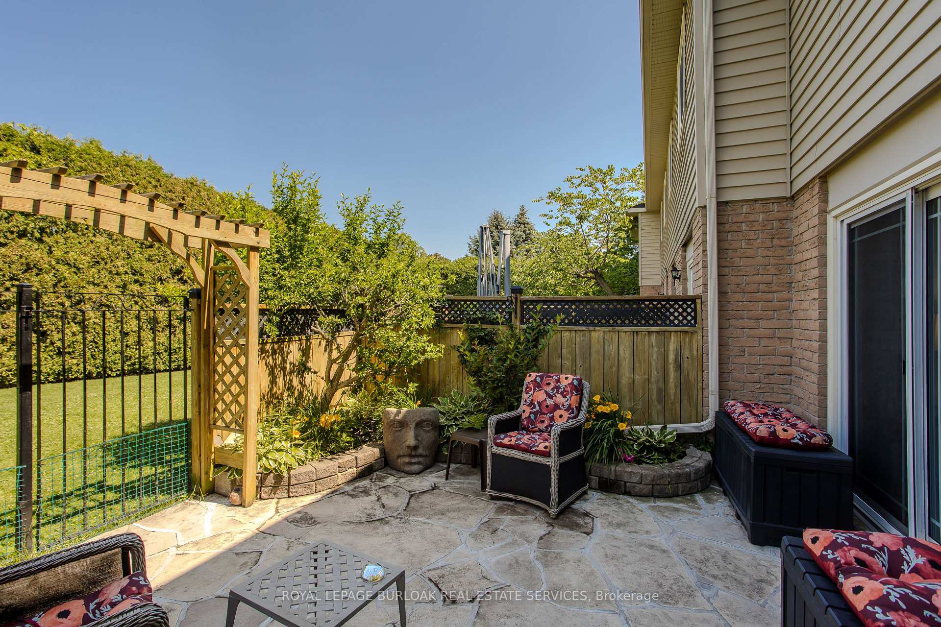 Photo 3 of Unit 9, 5411 Lakeshore Road, Burlington, Appleby — HOMEH