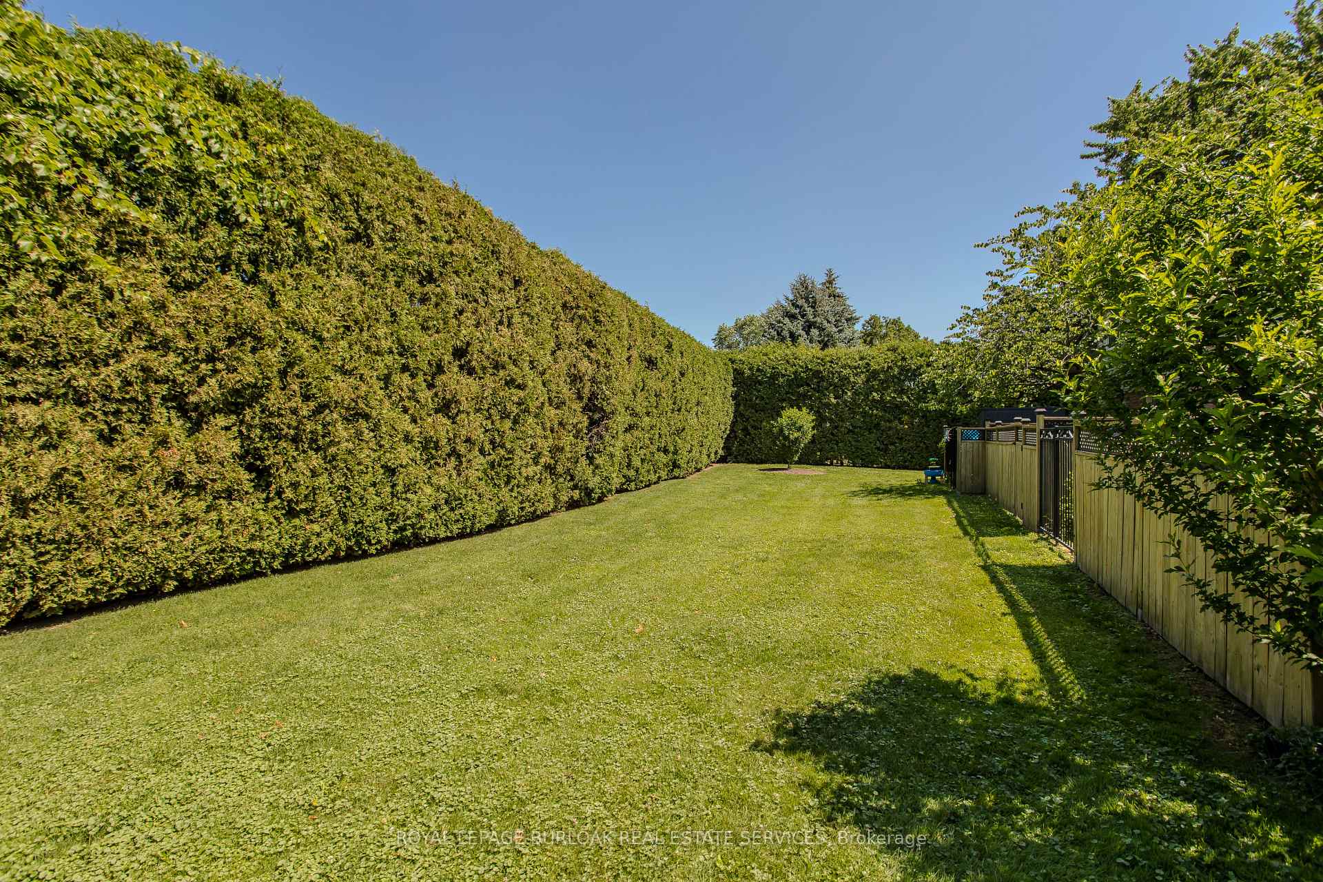 Photo 5 of Unit 9, 5411 Lakeshore Road, Burlington, Appleby — HOMEH