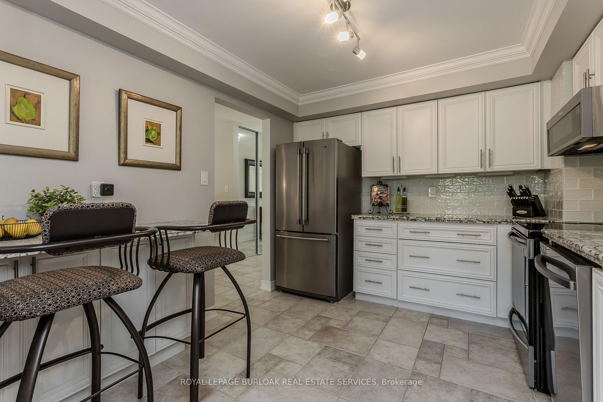 Photo 8 of Unit 9, 5411 Lakeshore Road, Burlington, Appleby — HOMEH