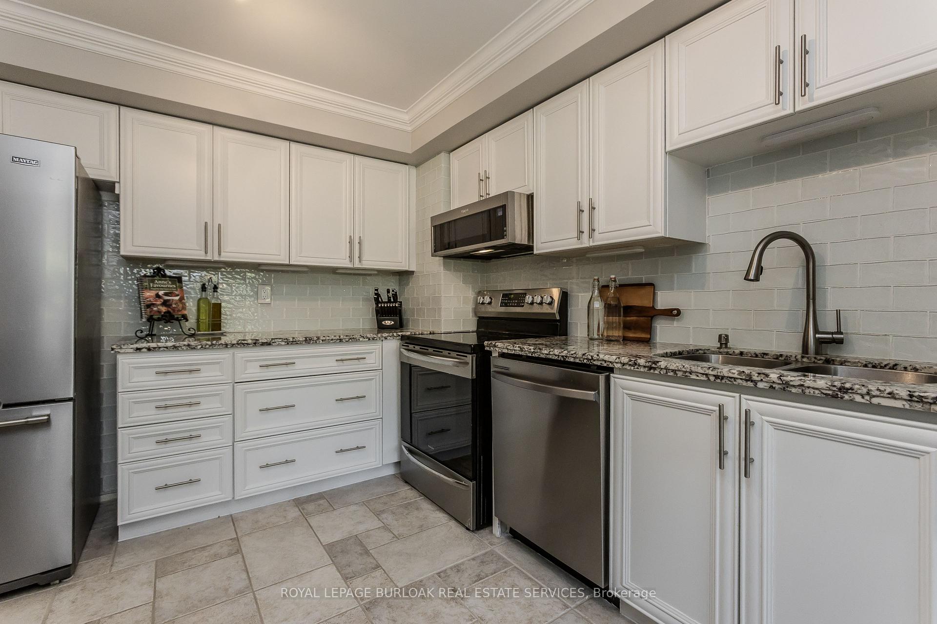 Photo 9 of Unit 9, 5411 Lakeshore Road, Burlington, Appleby — HOMEH
