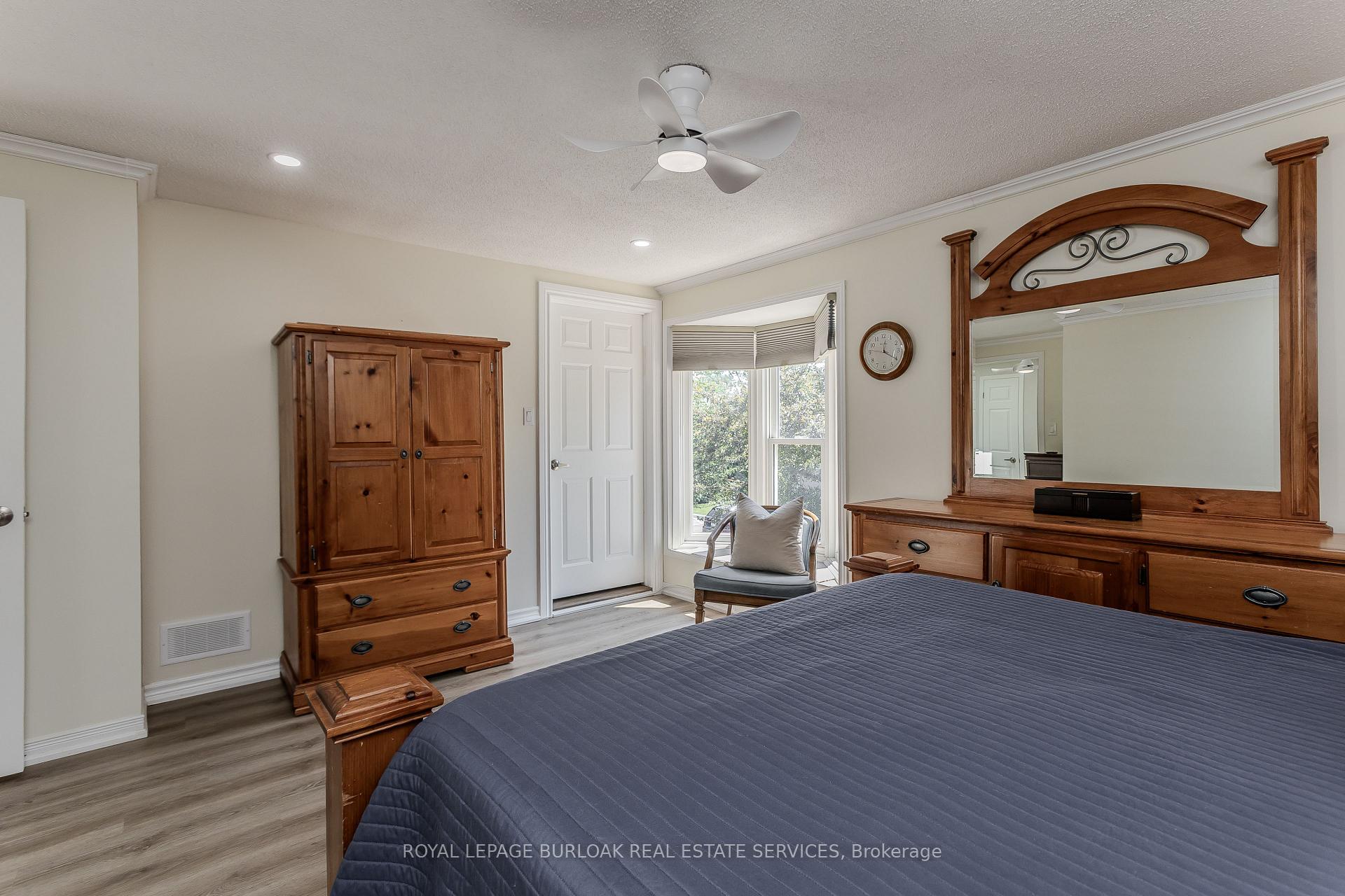 Photo 17 of Unit 9, 5411 Lakeshore Road, Burlington, Appleby — HOMEH