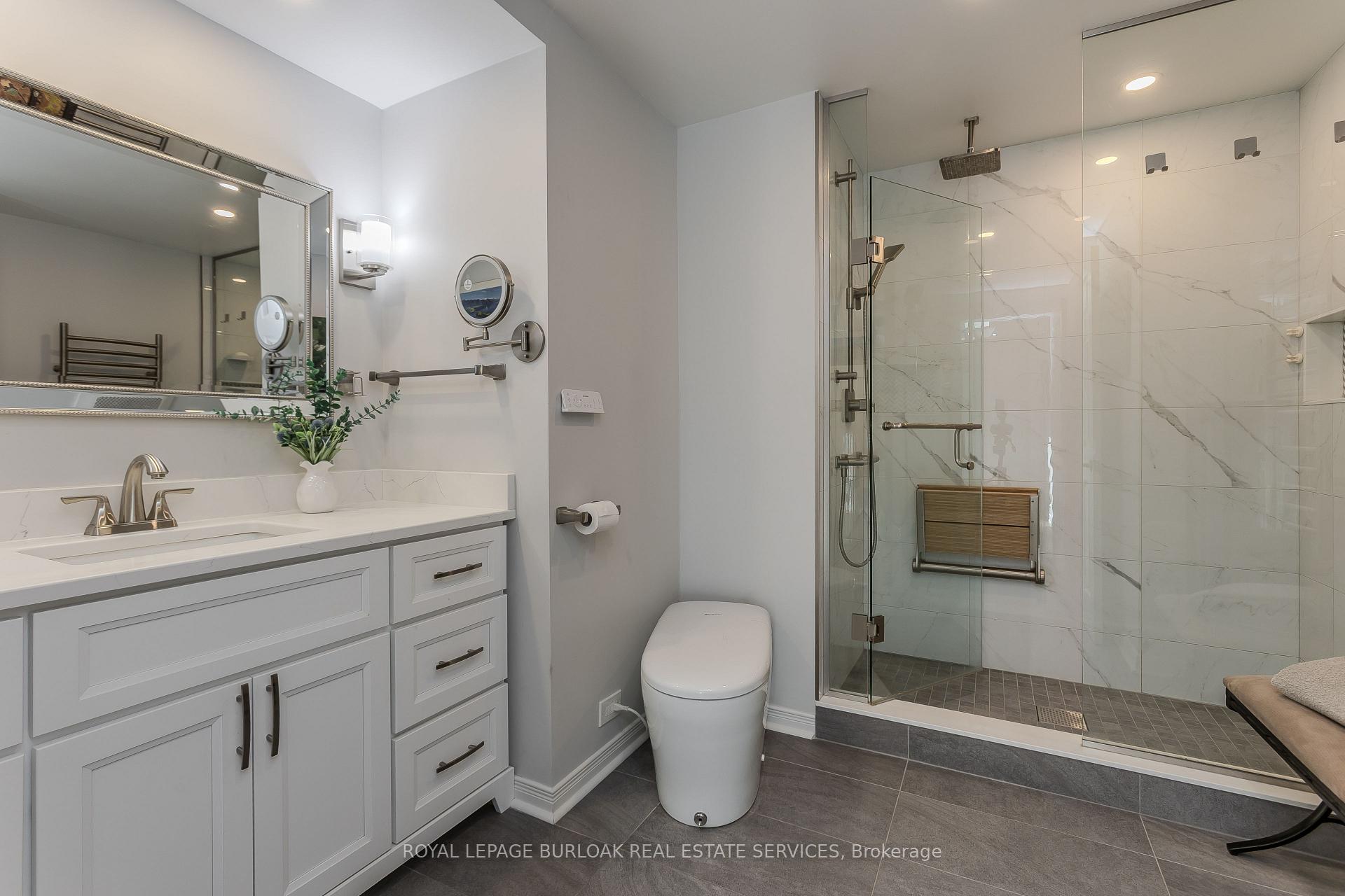 Photo 18 of Unit 9, 5411 Lakeshore Road, Burlington, Appleby — HOMEH