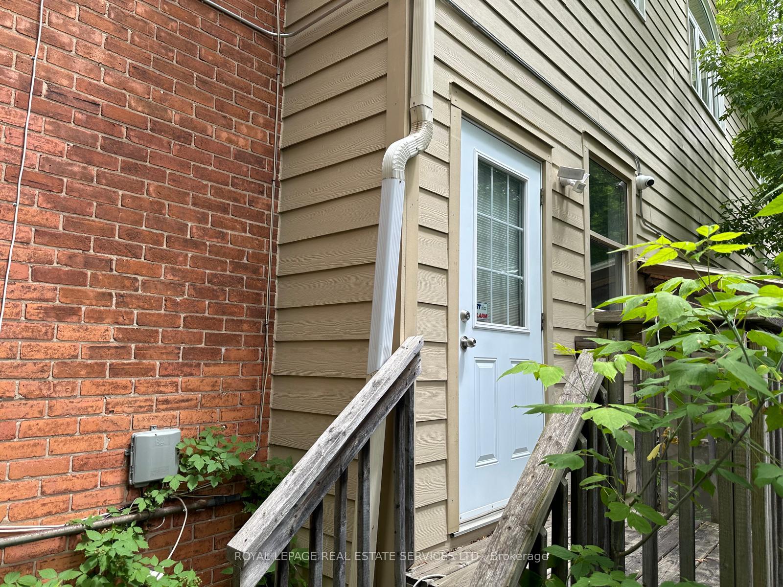 Photo 43 of 100 Essa Road, Barrie, Allandale Centre — HOMEH