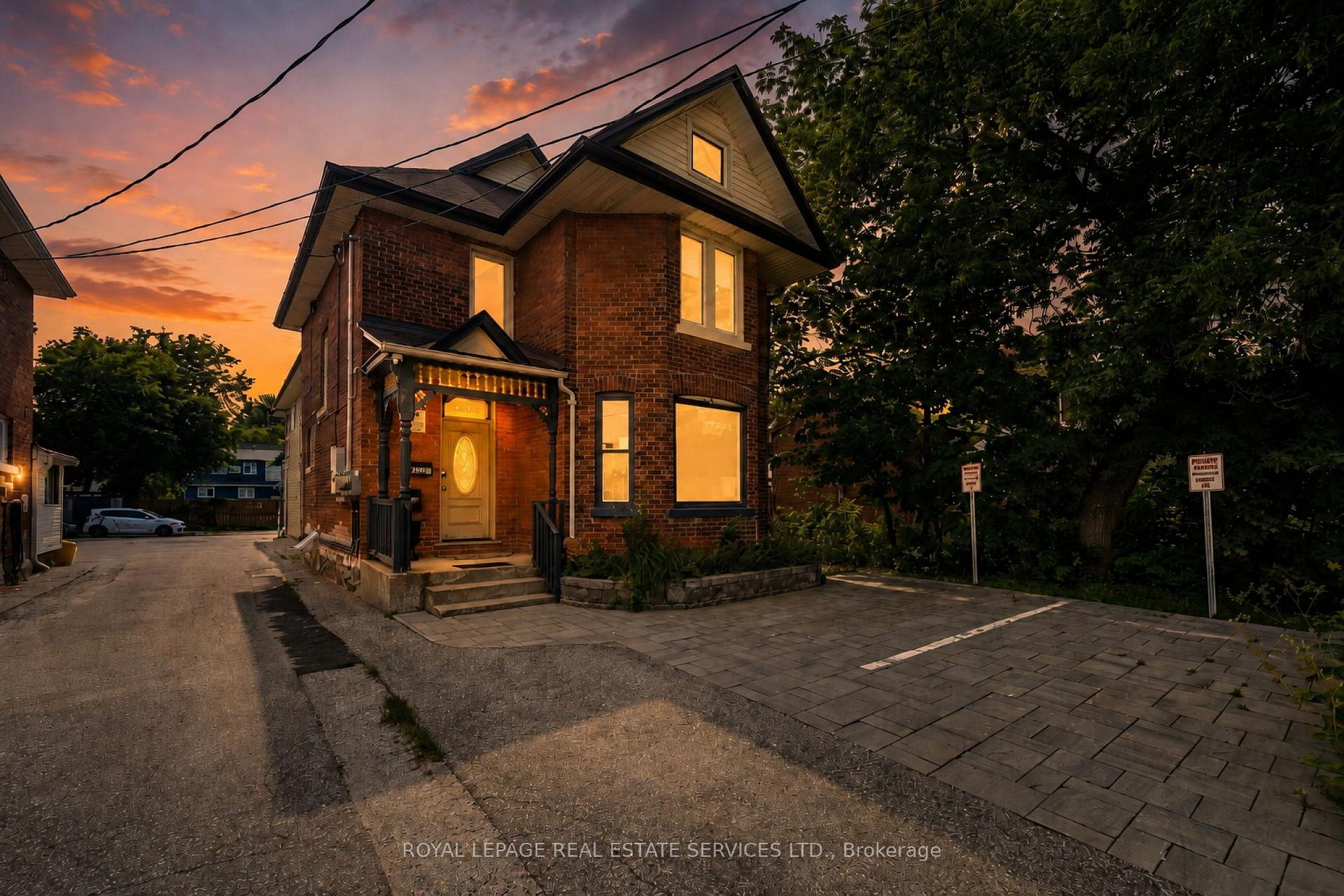 Photo 6 of 100 Essa Road, Barrie, Allandale Centre — HOMEH