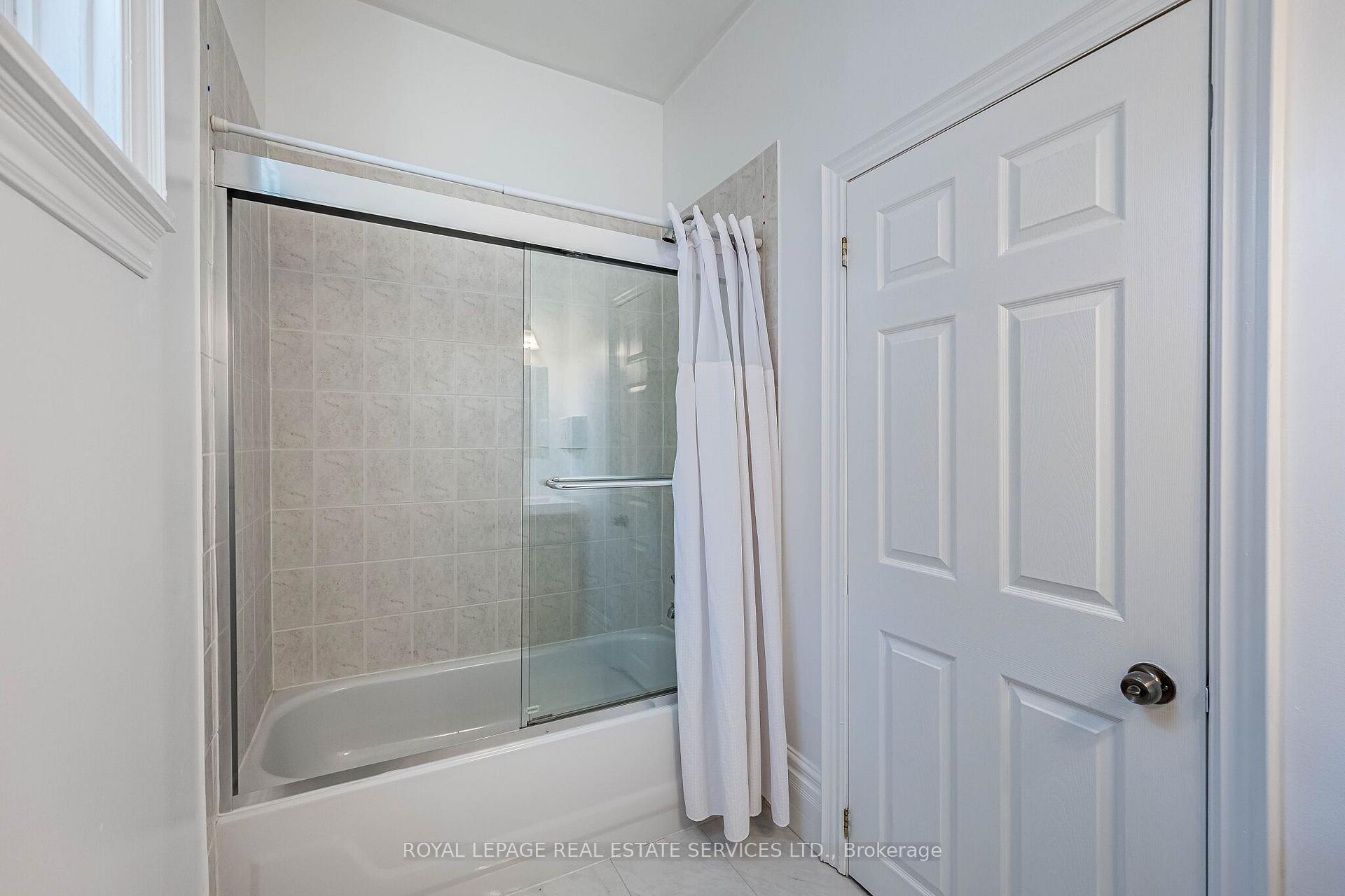 Photo 31 of 100 Essa Road, Barrie, Allandale Centre — HOMEH