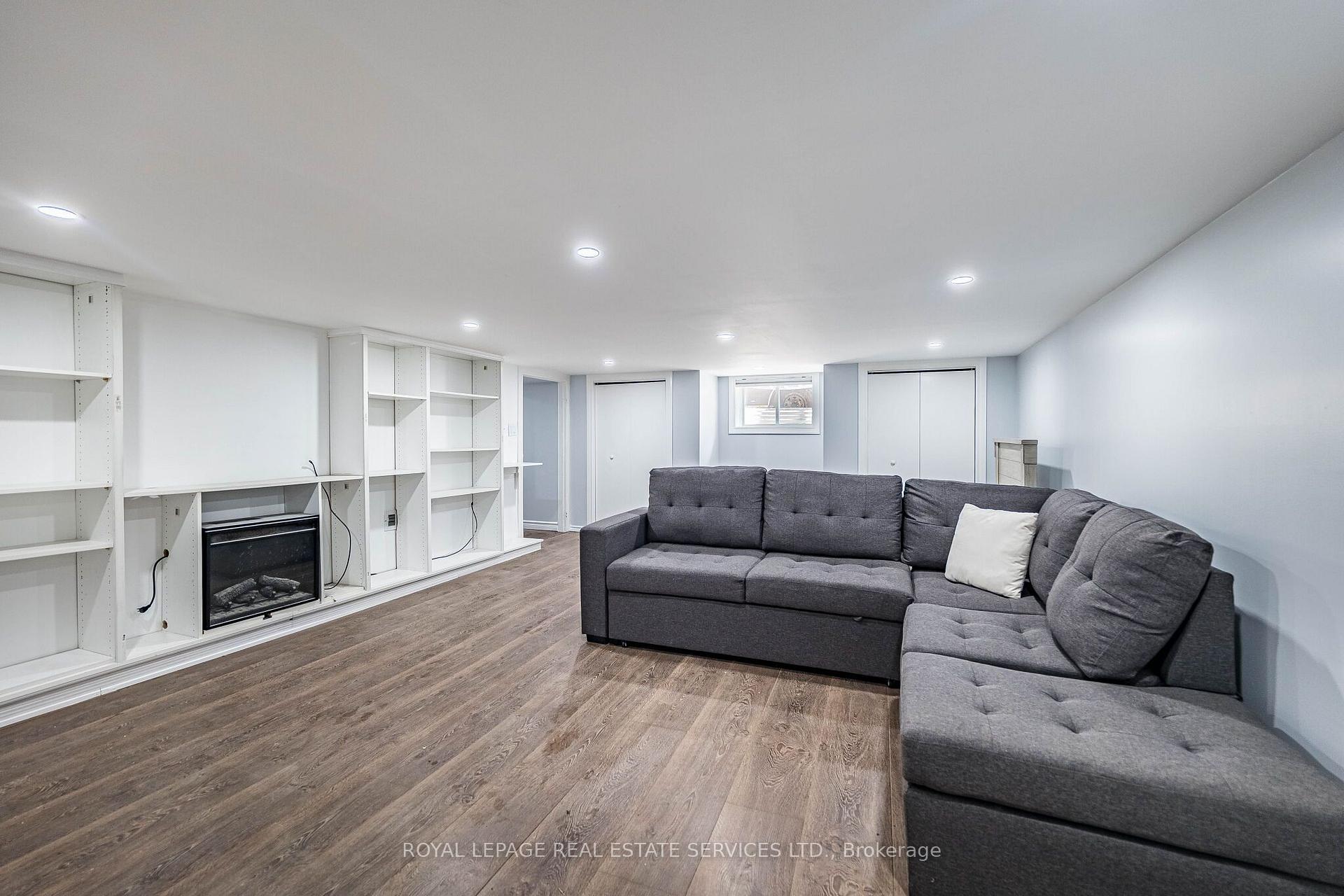 Photo 73 of 100 Essa Road, Barrie, Allandale Centre — HOMEH