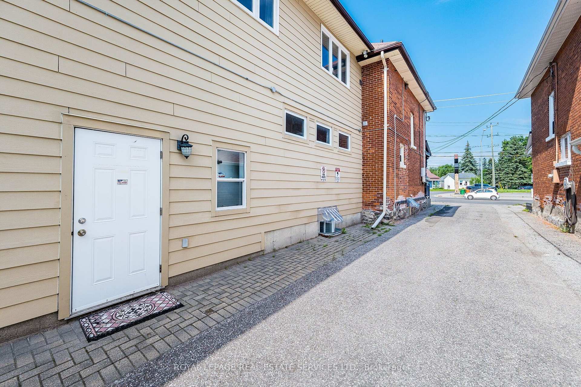 Photo 79 of 100 Essa Road, Barrie, Allandale Centre — HOMEH