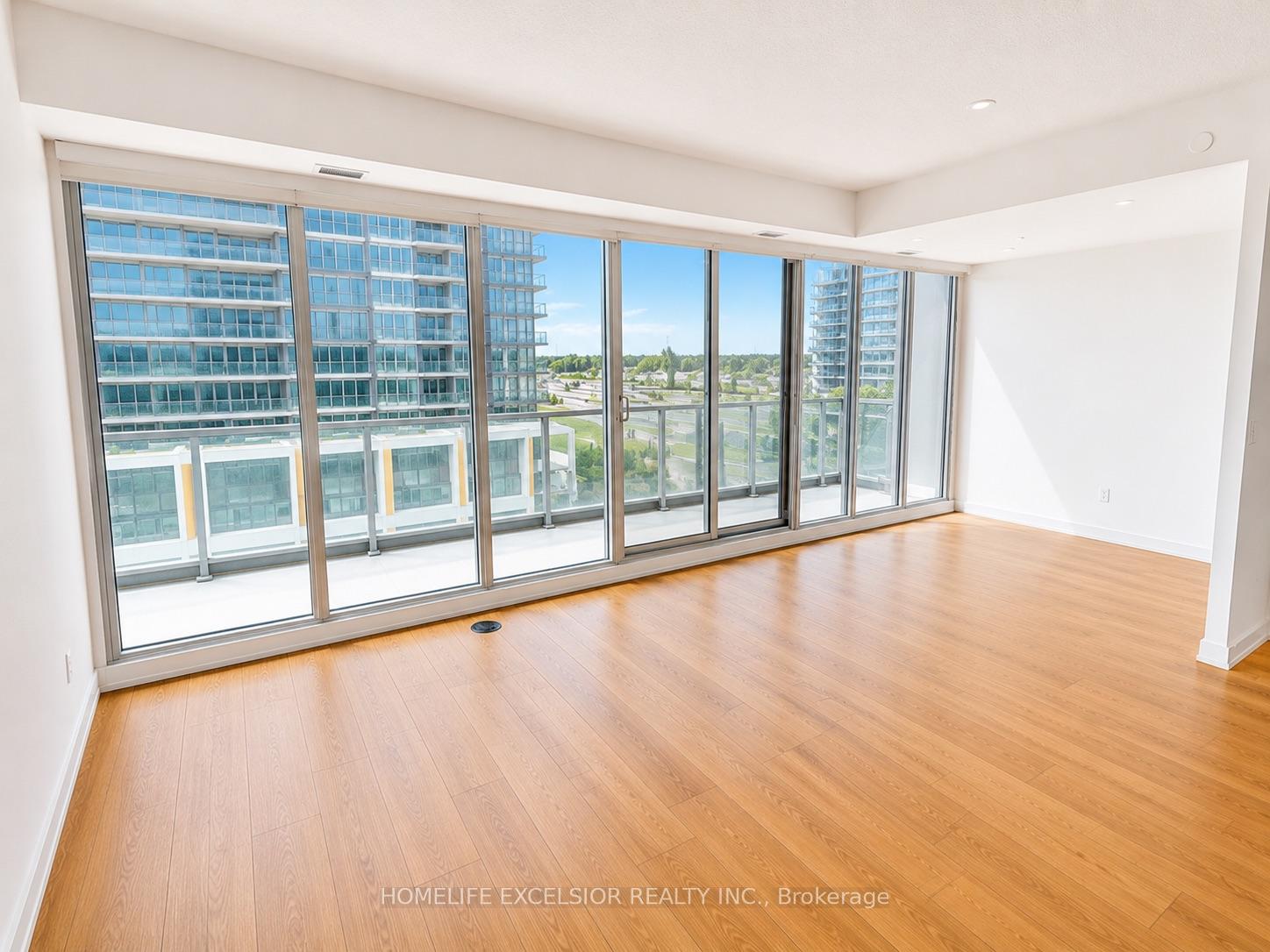Photo 3 of Unit 712, 115 Mcmahon Drive, North York, Bayview Village — HOMEH