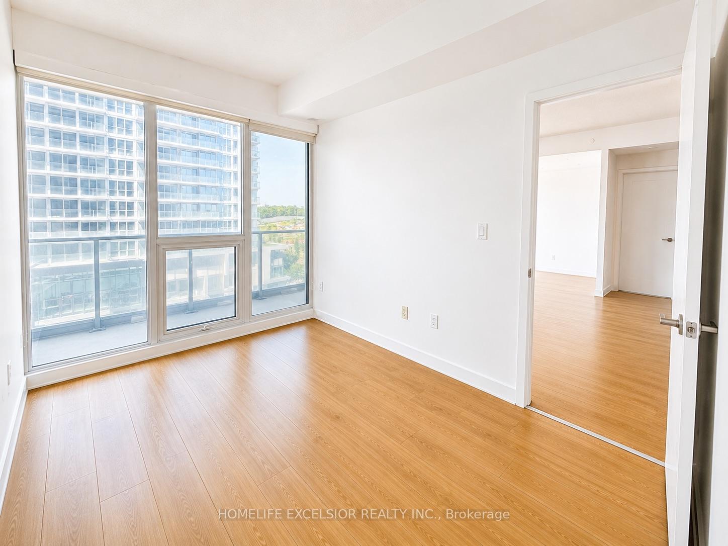 Photo 5 of Unit 712, 115 Mcmahon Drive, North York, Bayview Village — HOMEH
