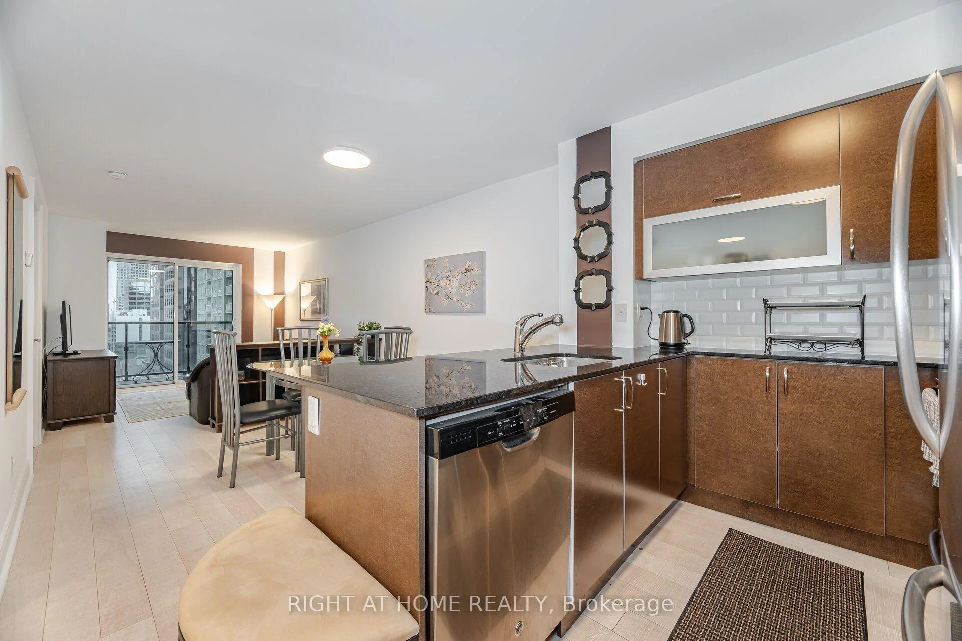 Photo 6 of Unit 1506, 28 Ted Rogers Way, Toronto, Church-Yonge Corridor — HOMEH