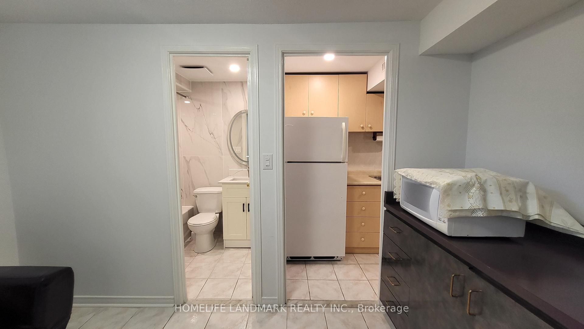 Photo 4 of 75 Maitland Drive, Markham, Milliken Mills West — HOMEH