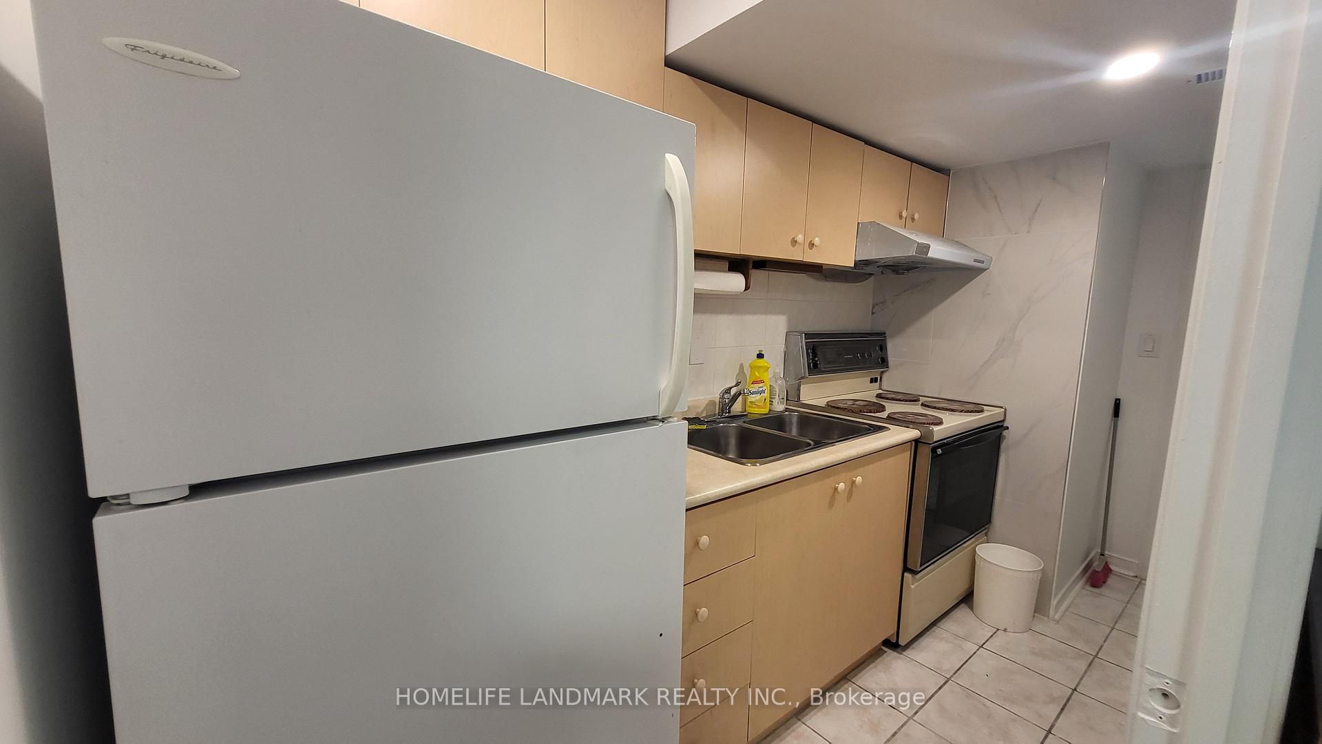 Photo 5 of 75 Maitland Drive, Markham, Milliken Mills West — HOMEH