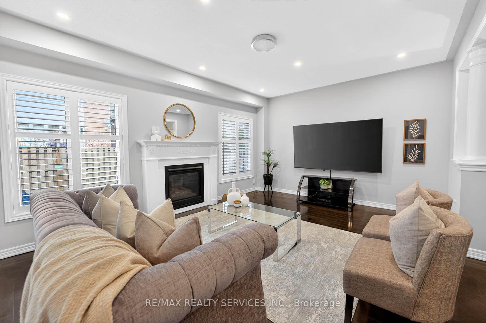 Photo 13 of 5 Pillar Road, Brampton, Bram West — HOMEH