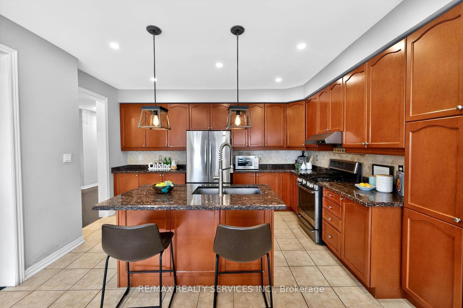 Photo 20 of 5 Pillar Road, Brampton, Bram West — HOMEH