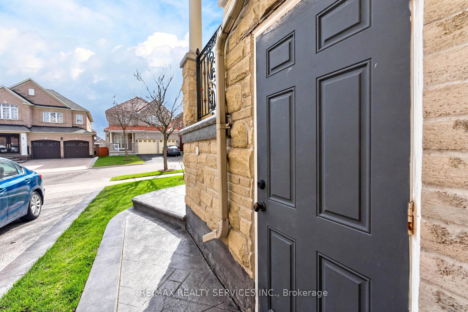 Photo 39 of 5 Pillar Road, Brampton, Bram West — HOMEH