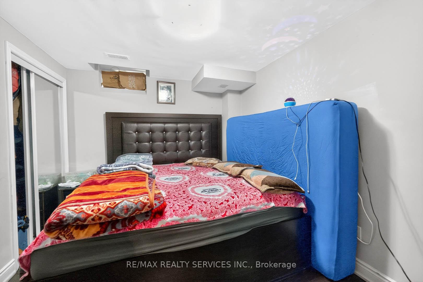 Photo 42 of 5 Pillar Road, Brampton, Bram West — HOMEH
