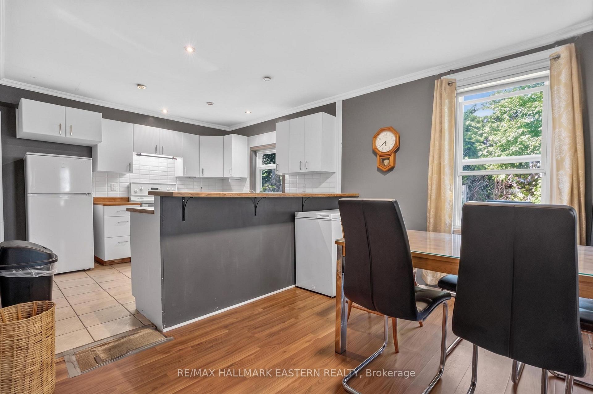 Photo 15 of 714 Chamberlain Street, Peterborough, Ashburnham Ward 4 — HOMEH
