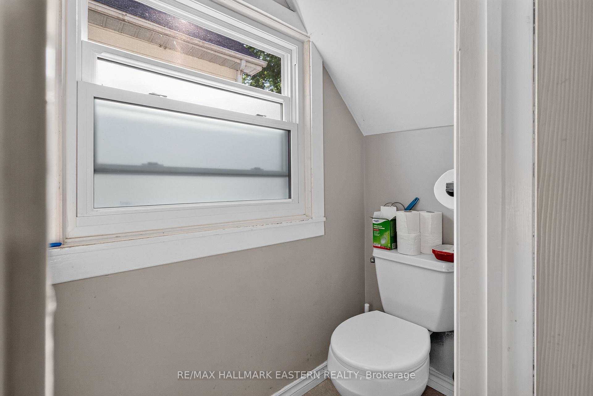 Photo 17 of 714 Chamberlain Street, Peterborough, Ashburnham Ward 4 — HOMEH