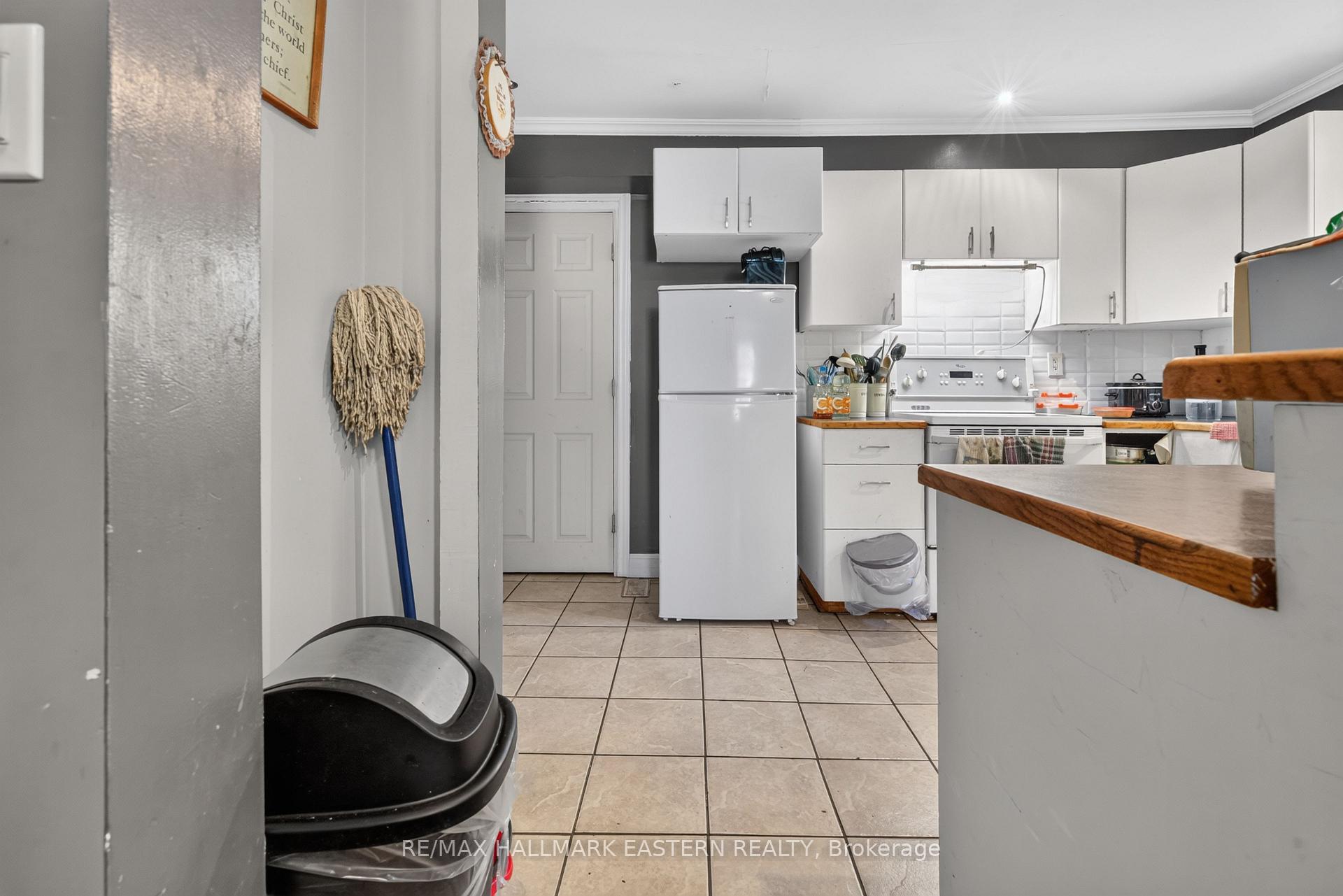 Photo 19 of 714 Chamberlain Street, Peterborough, Ashburnham Ward 4 — HOMEH