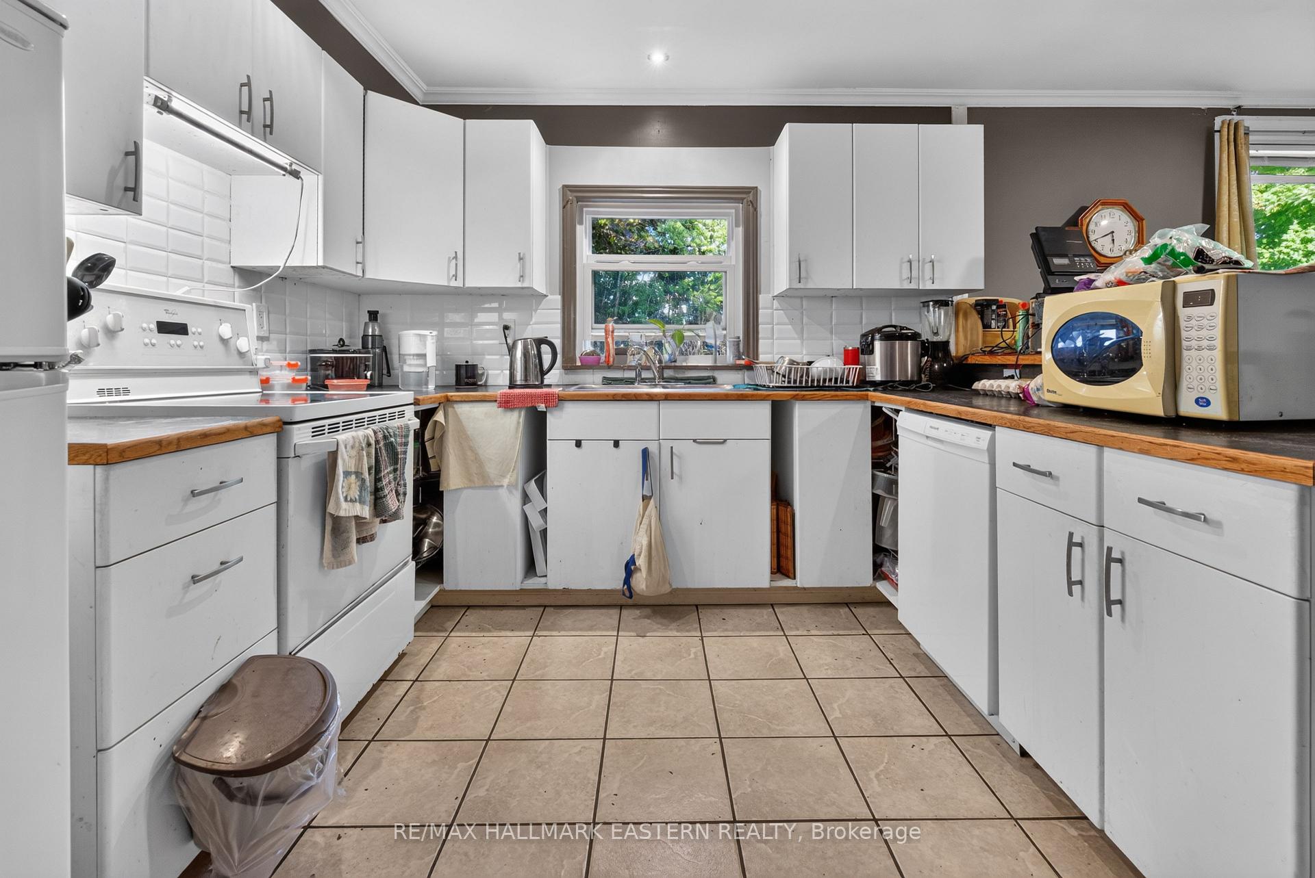 Photo 20 of 714 Chamberlain Street, Peterborough, Ashburnham Ward 4 — HOMEH