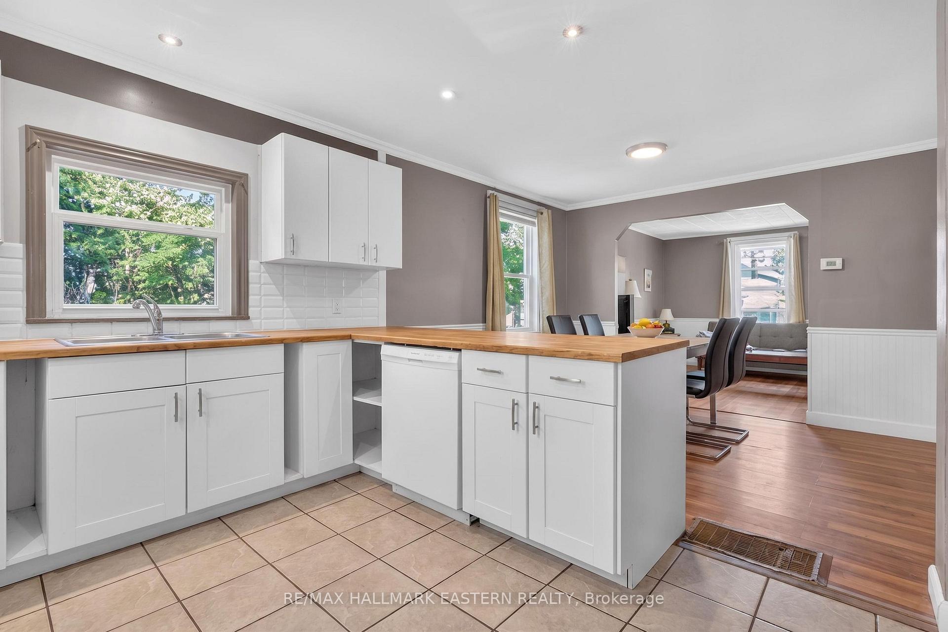 Photo 21 of 714 Chamberlain Street, Peterborough, Ashburnham Ward 4 — HOMEH