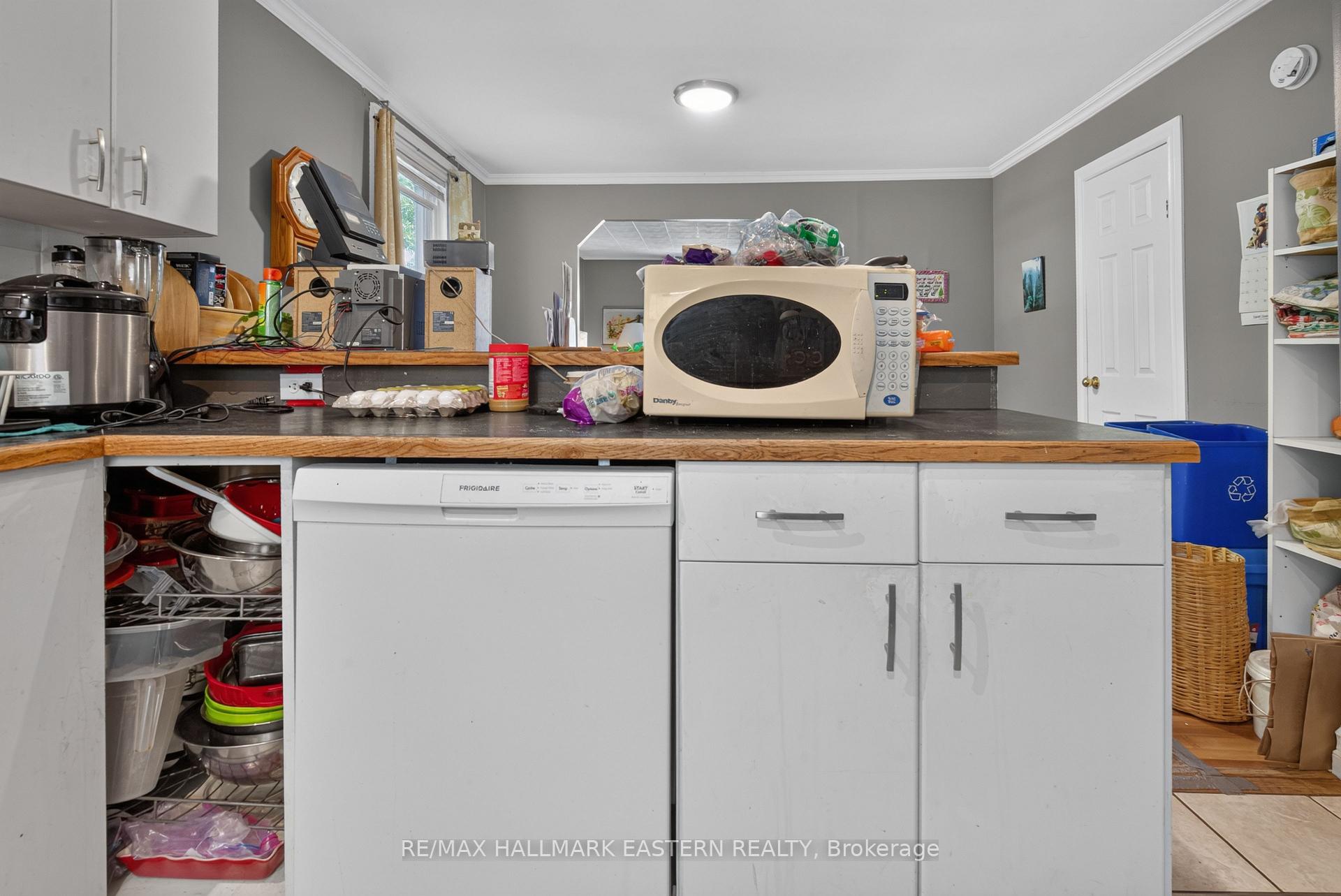 Photo 22 of 714 Chamberlain Street, Peterborough, Ashburnham Ward 4 — HOMEH