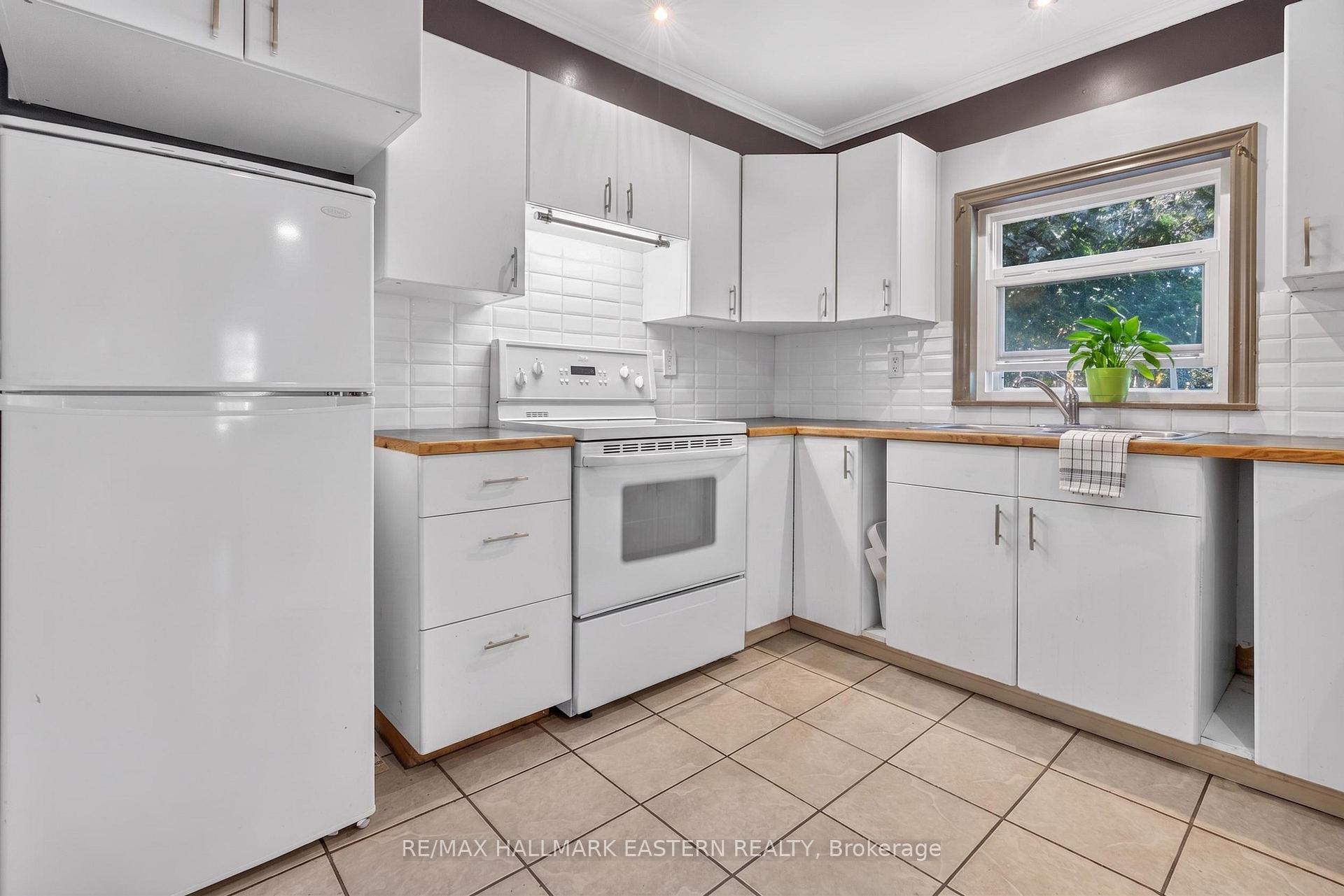 Photo 24 of 714 Chamberlain Street, Peterborough, Ashburnham Ward 4 — HOMEH