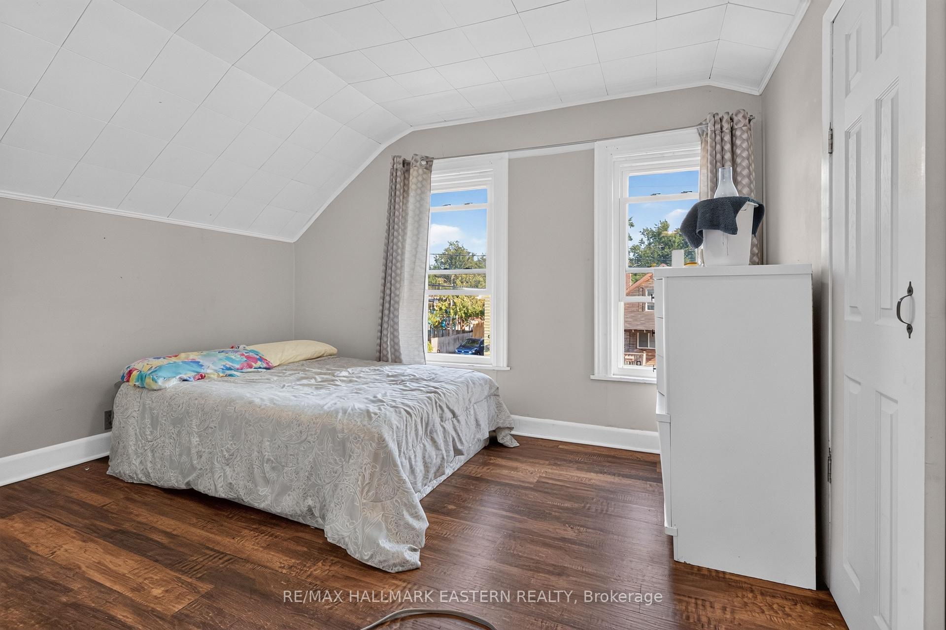 Photo 32 of 714 Chamberlain Street, Peterborough, Ashburnham Ward 4 — HOMEH