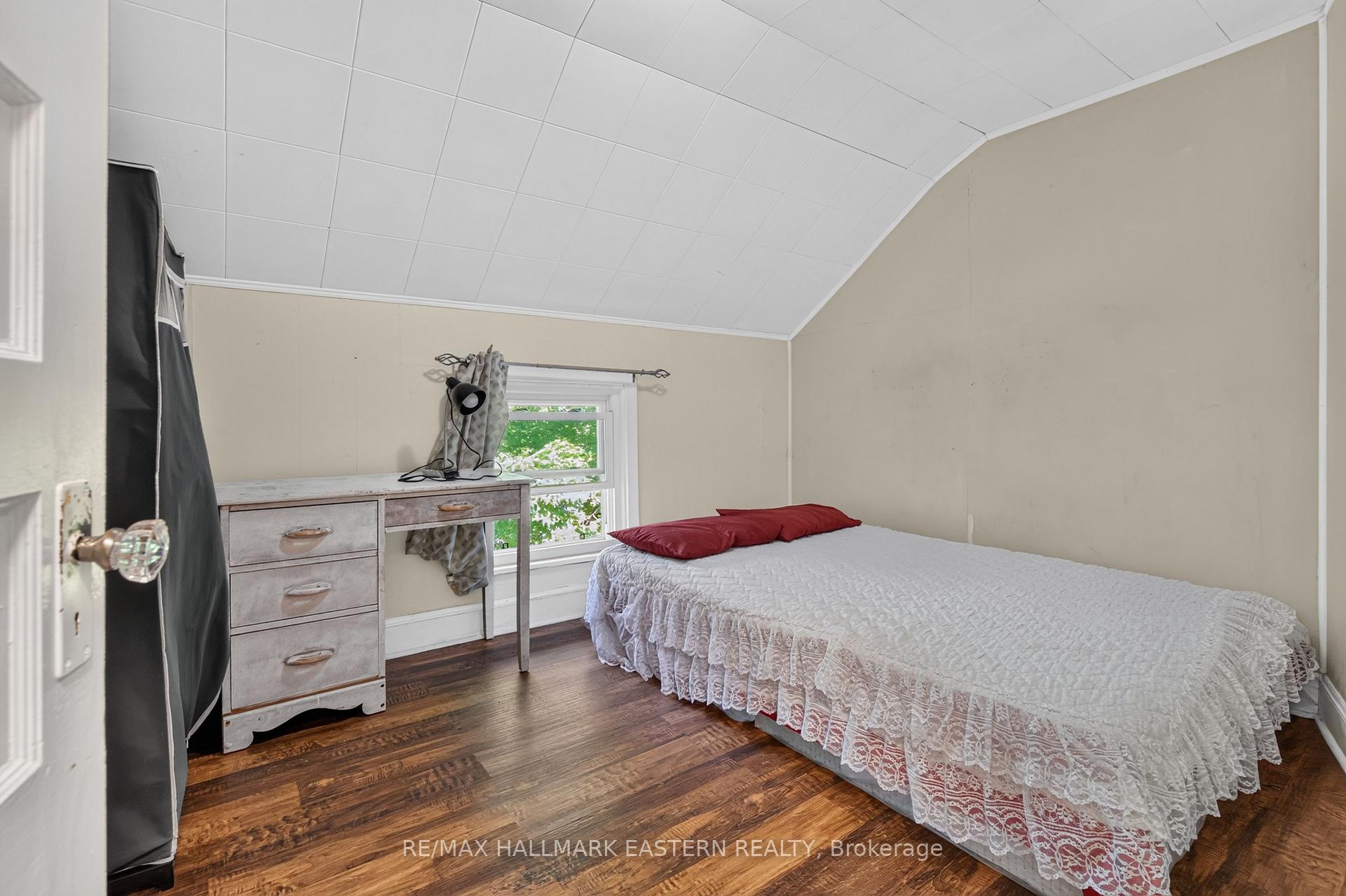 Photo 34 of 714 Chamberlain Street, Peterborough, Ashburnham Ward 4 — HOMEH