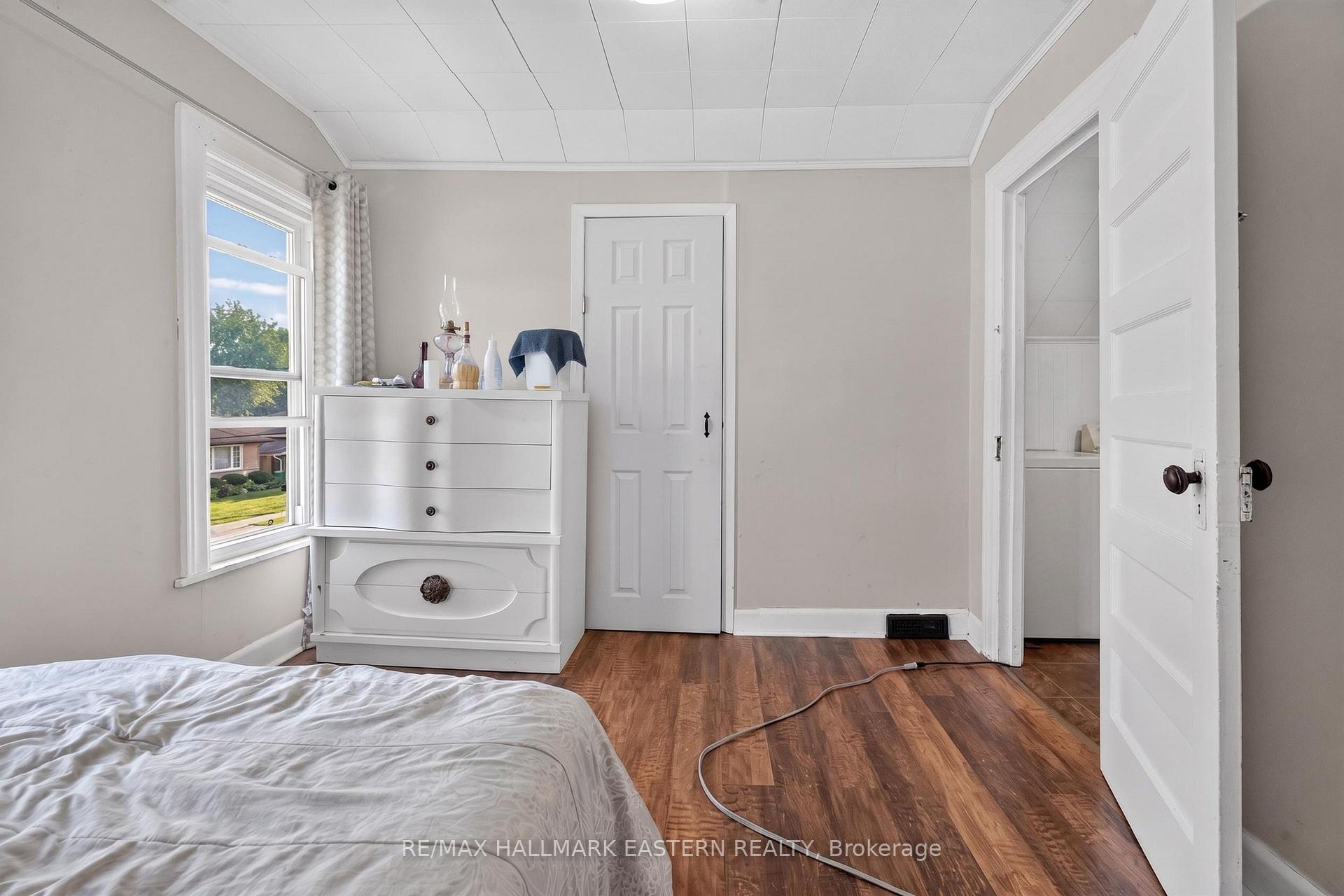 Photo 37 of 714 Chamberlain Street, Peterborough, Ashburnham Ward 4 — HOMEH