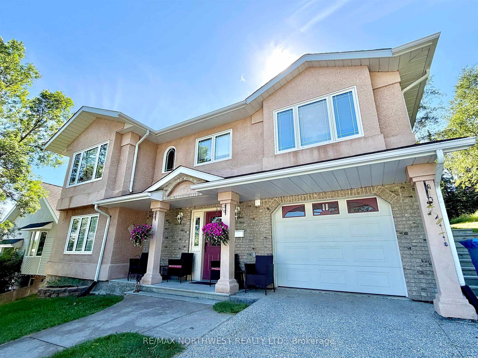 Front of 105 South Park Dr