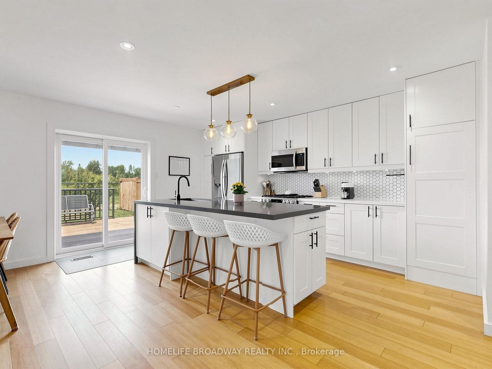 Photo 7 of 1118 Gossamer Drive, Pickering, Liverpool — HOMEH