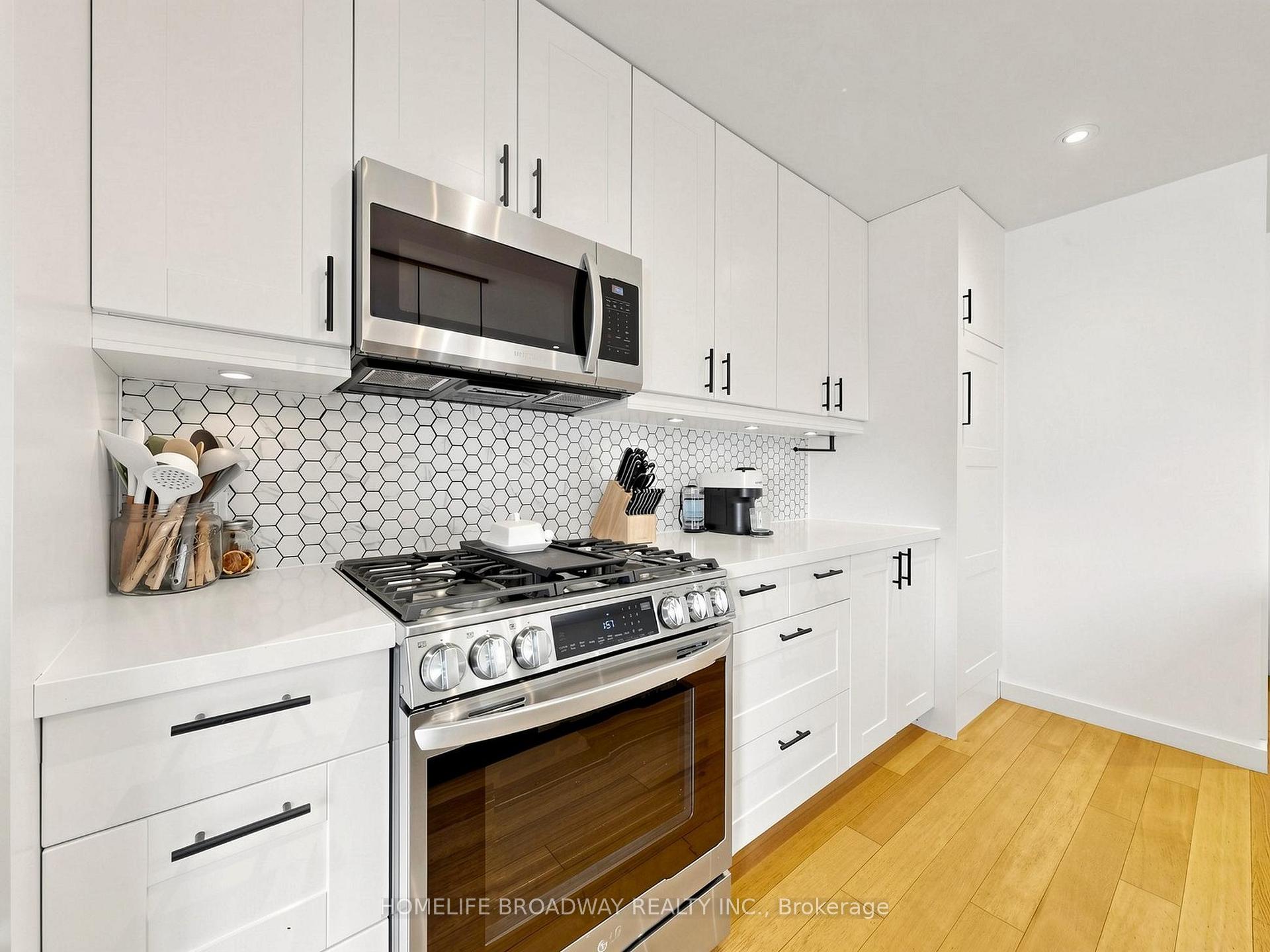 Photo 11 of 1118 Gossamer Drive, Pickering, Liverpool — HOMEH